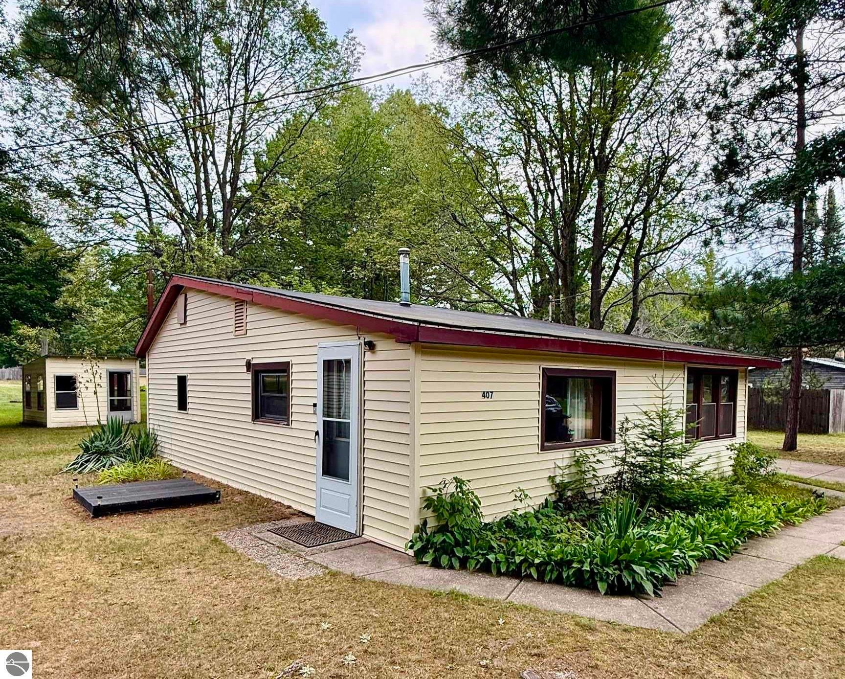 407 Hunter Drive — photo