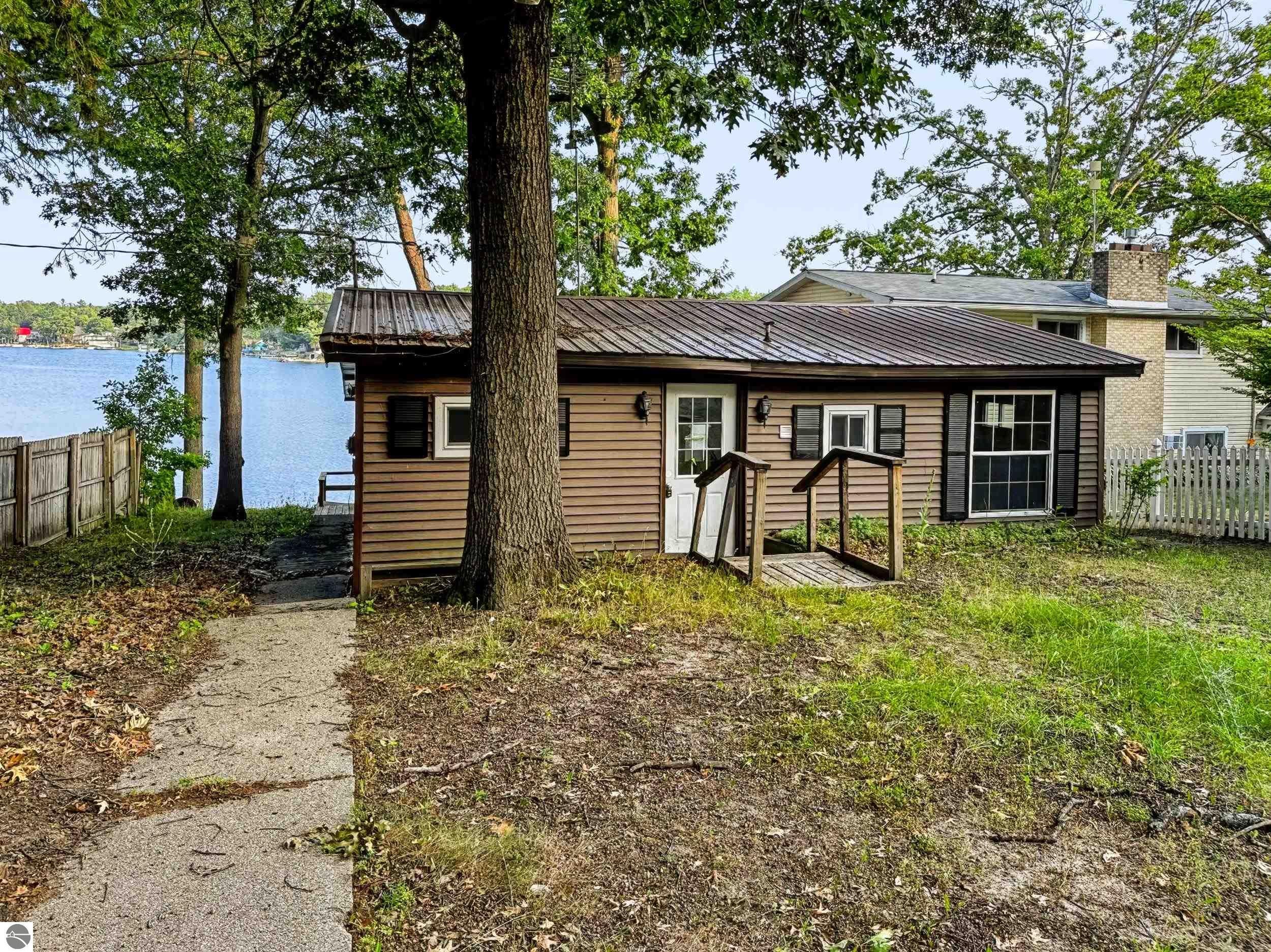1361 N Crooked Lake Drive — photo