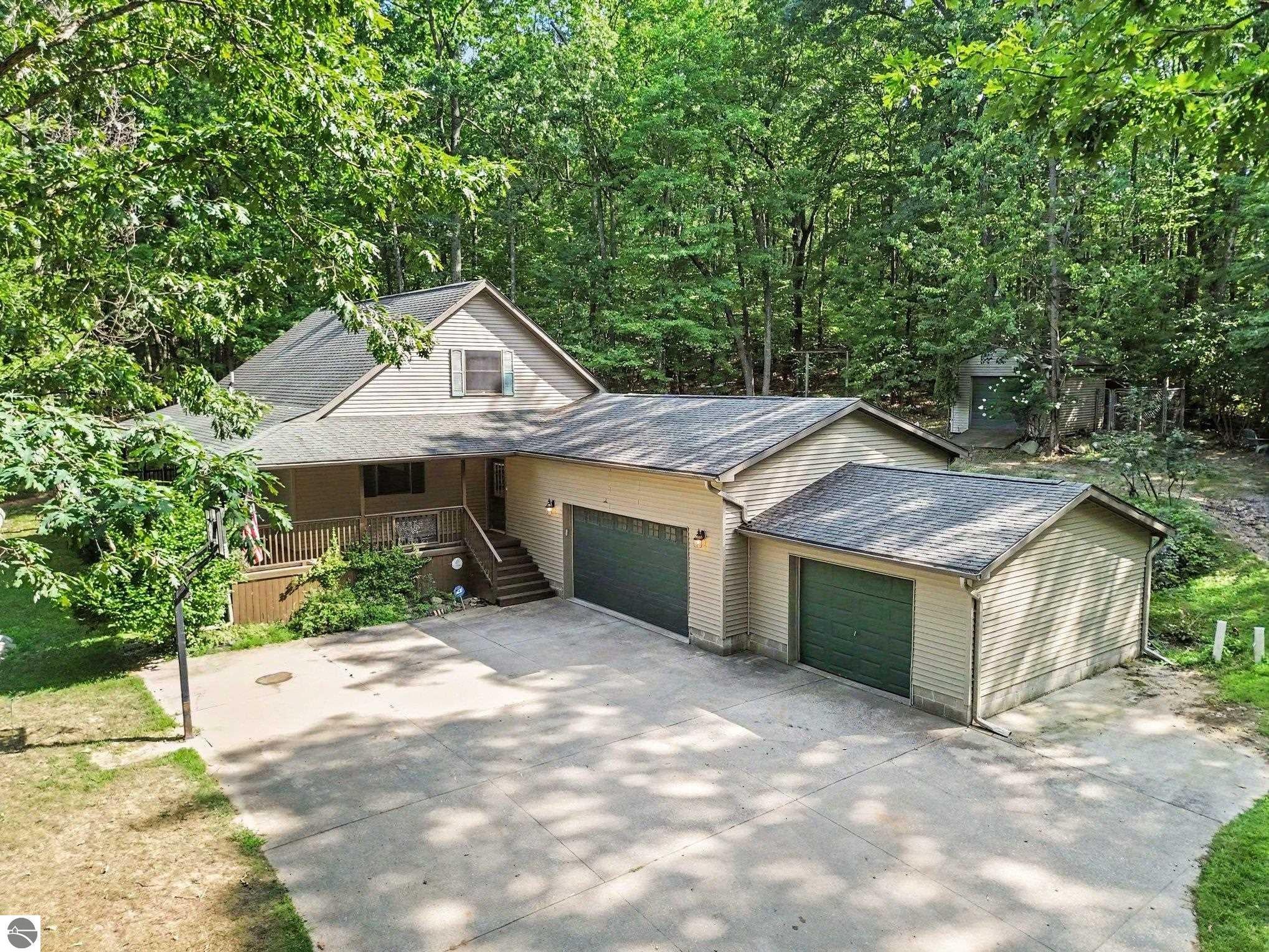 722 Bungo Lake Road — photo