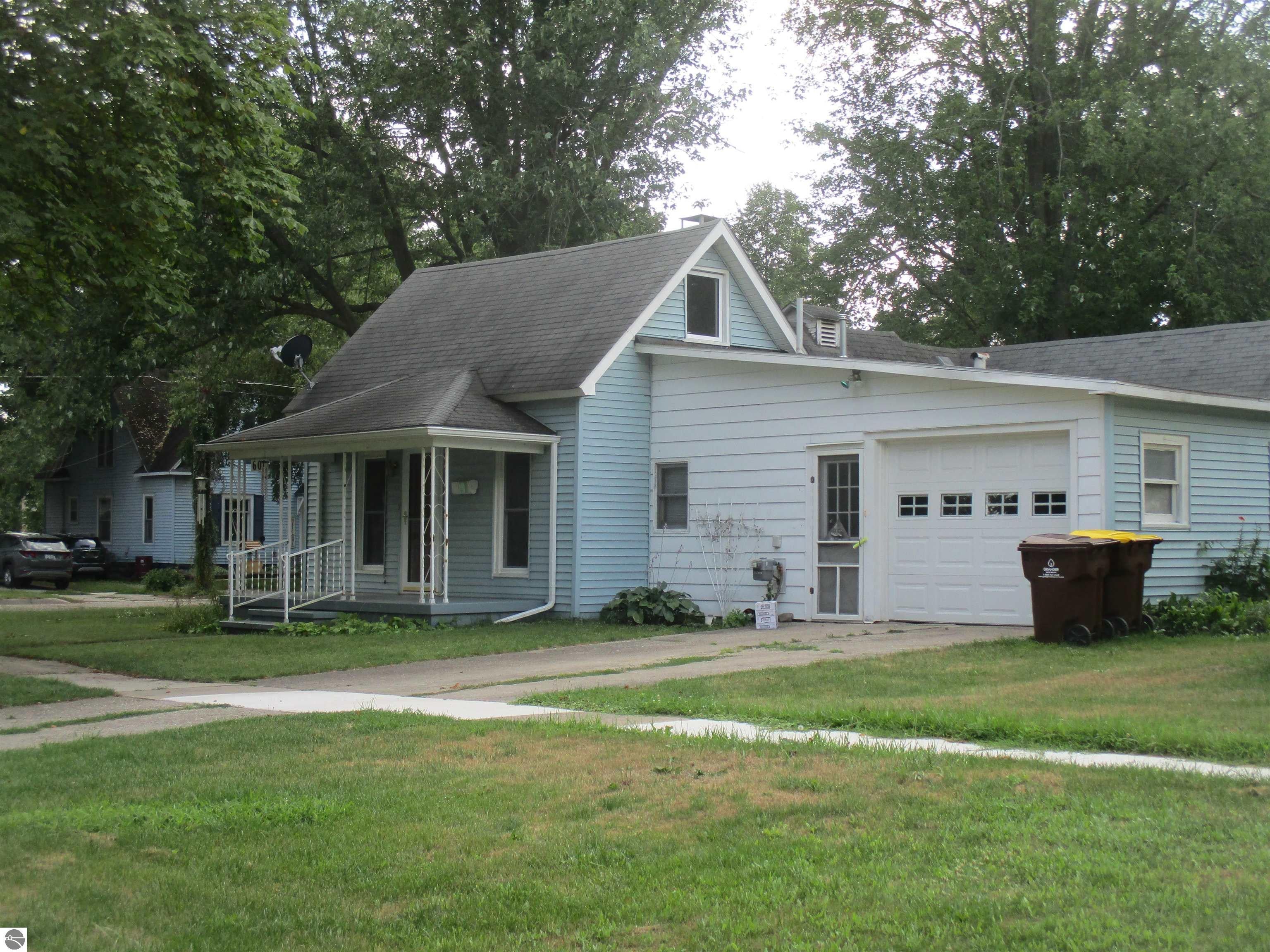 601 N River Avenue — photo