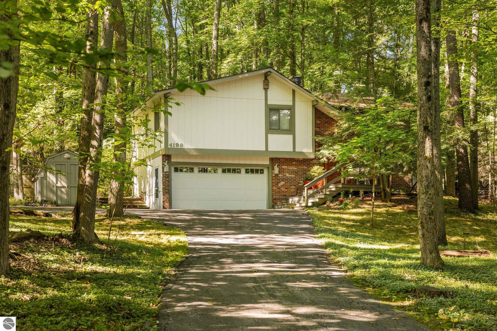 4199 Circle View Drive — photo