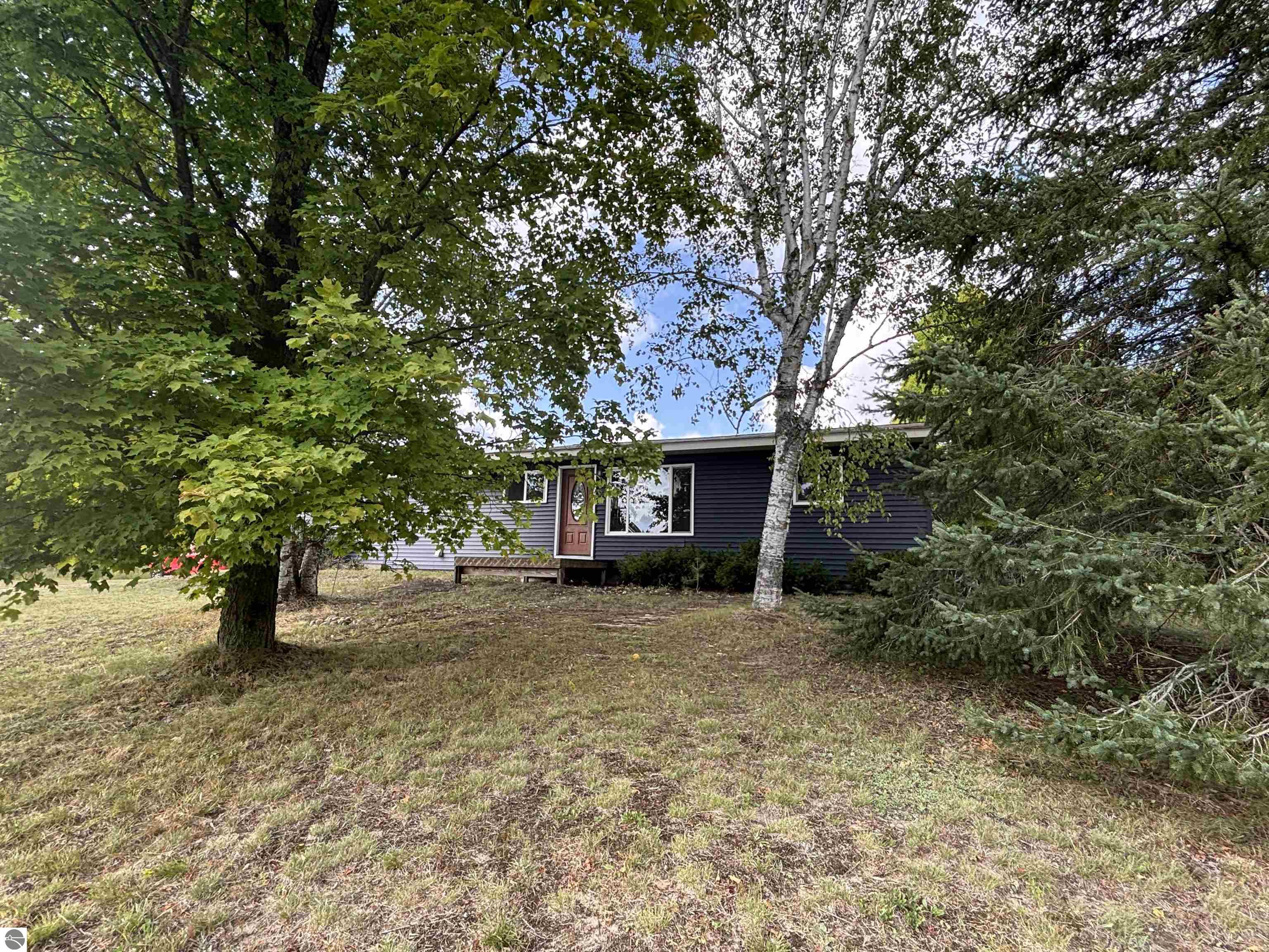 6105 Meyers Road — photo