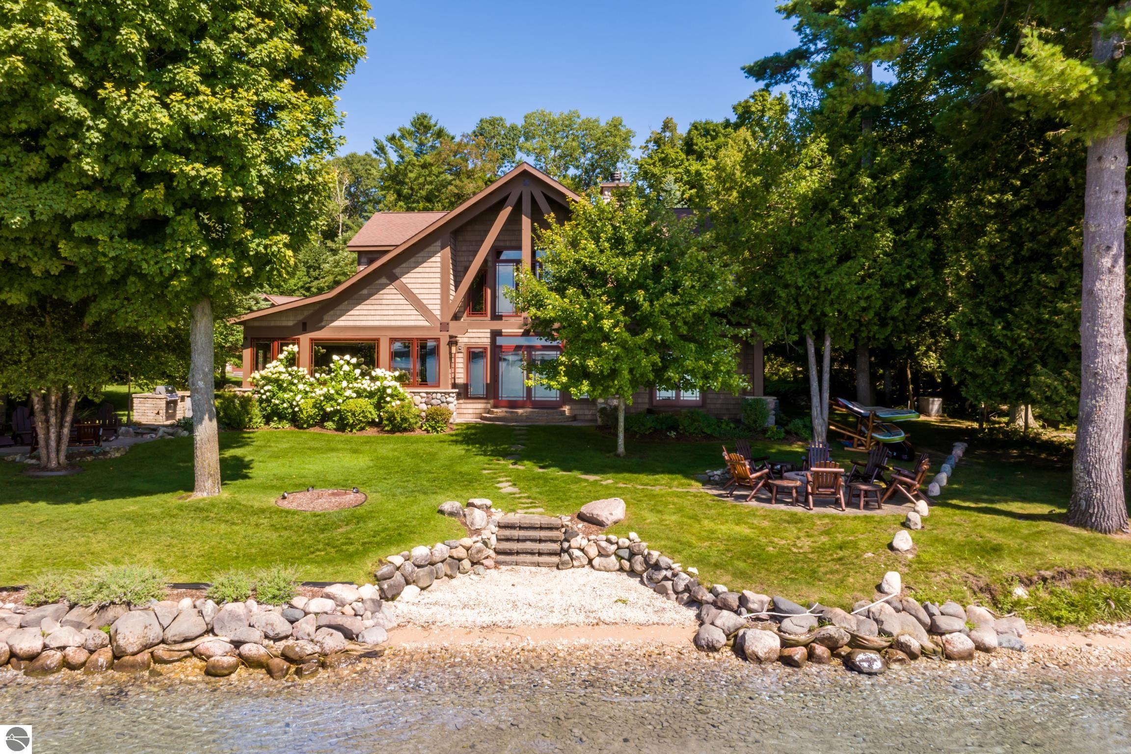 3463 NE Torch Lake Drive — photo