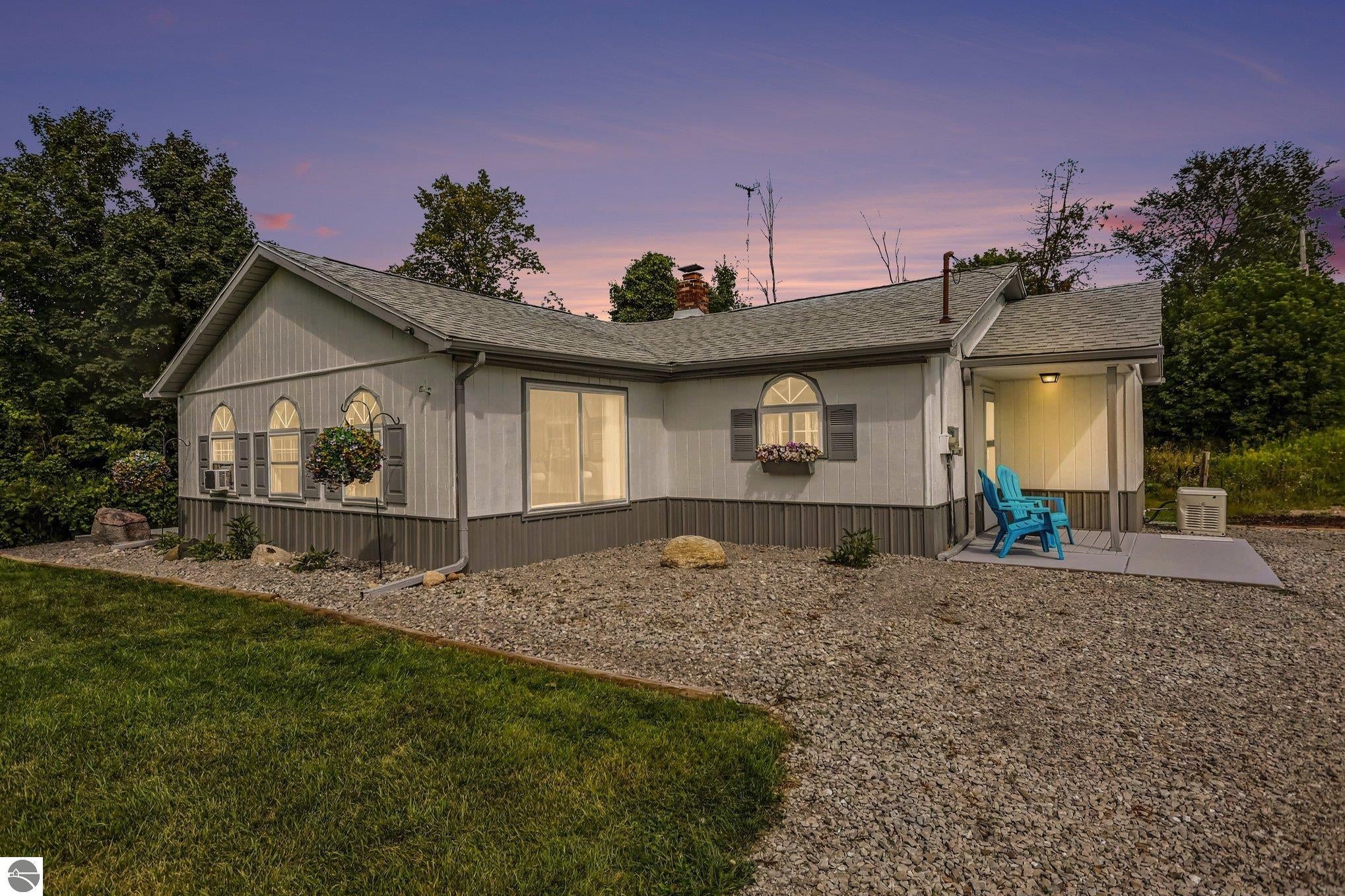 5387 E M-55 — photo