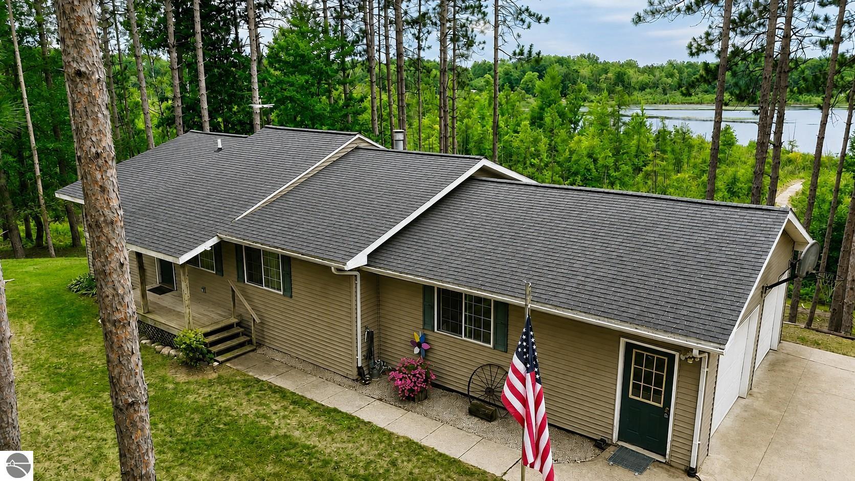 3185 Miller Drive — photo