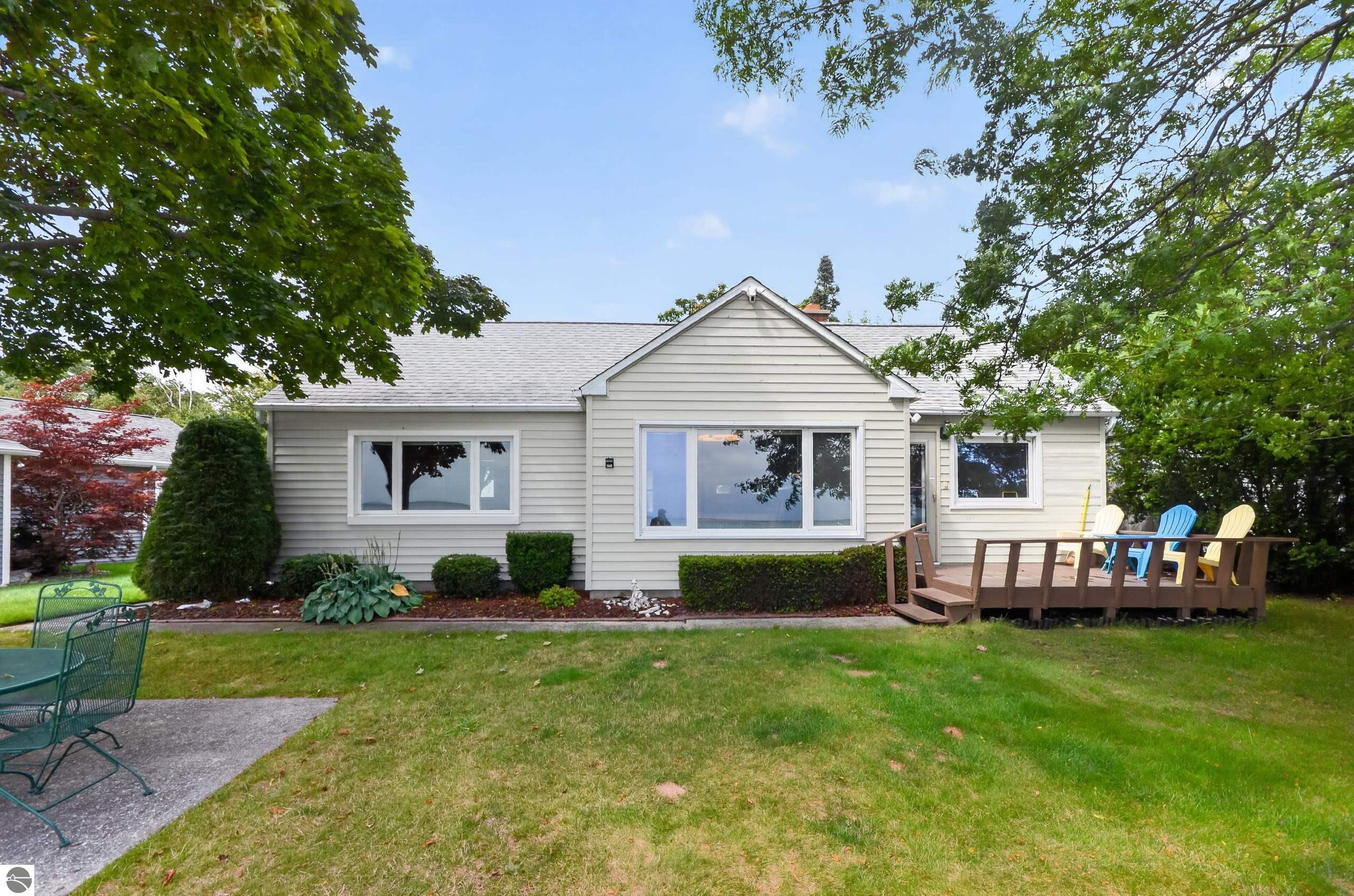 1105 Bay Drive — photo