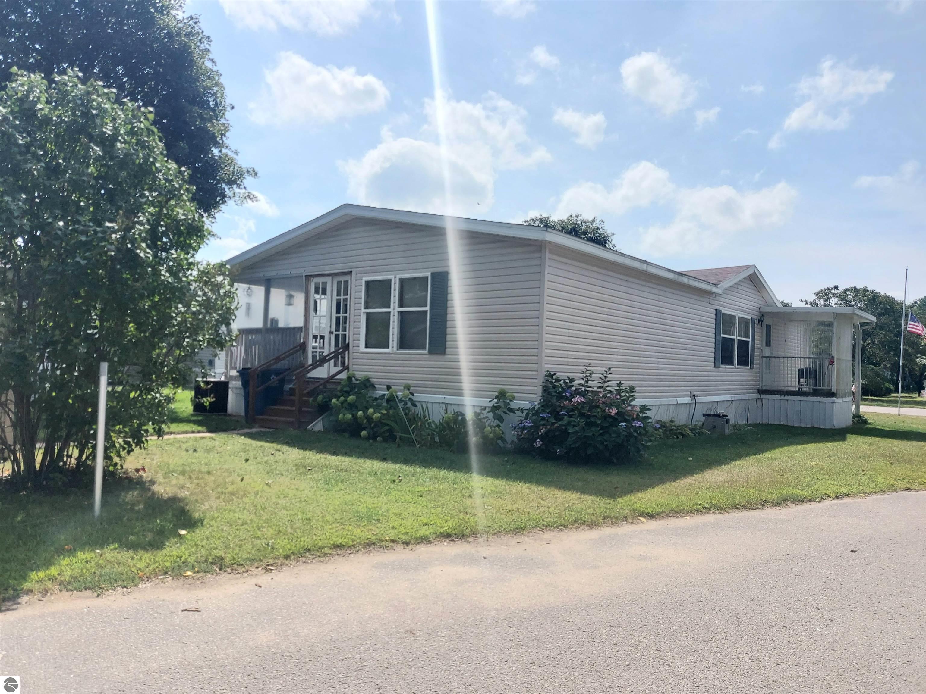 2374 Friendship Drive — photo