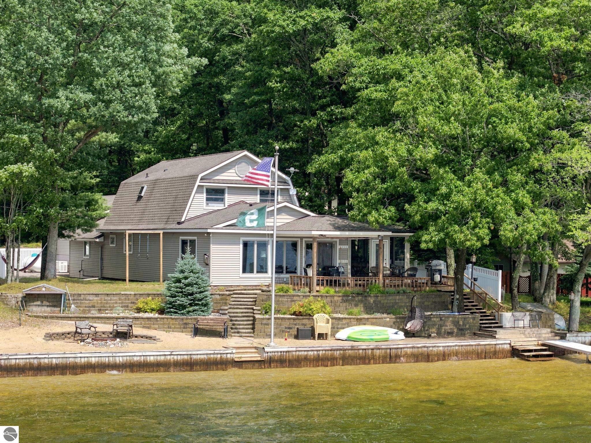 9171 W Oak Drive — photo