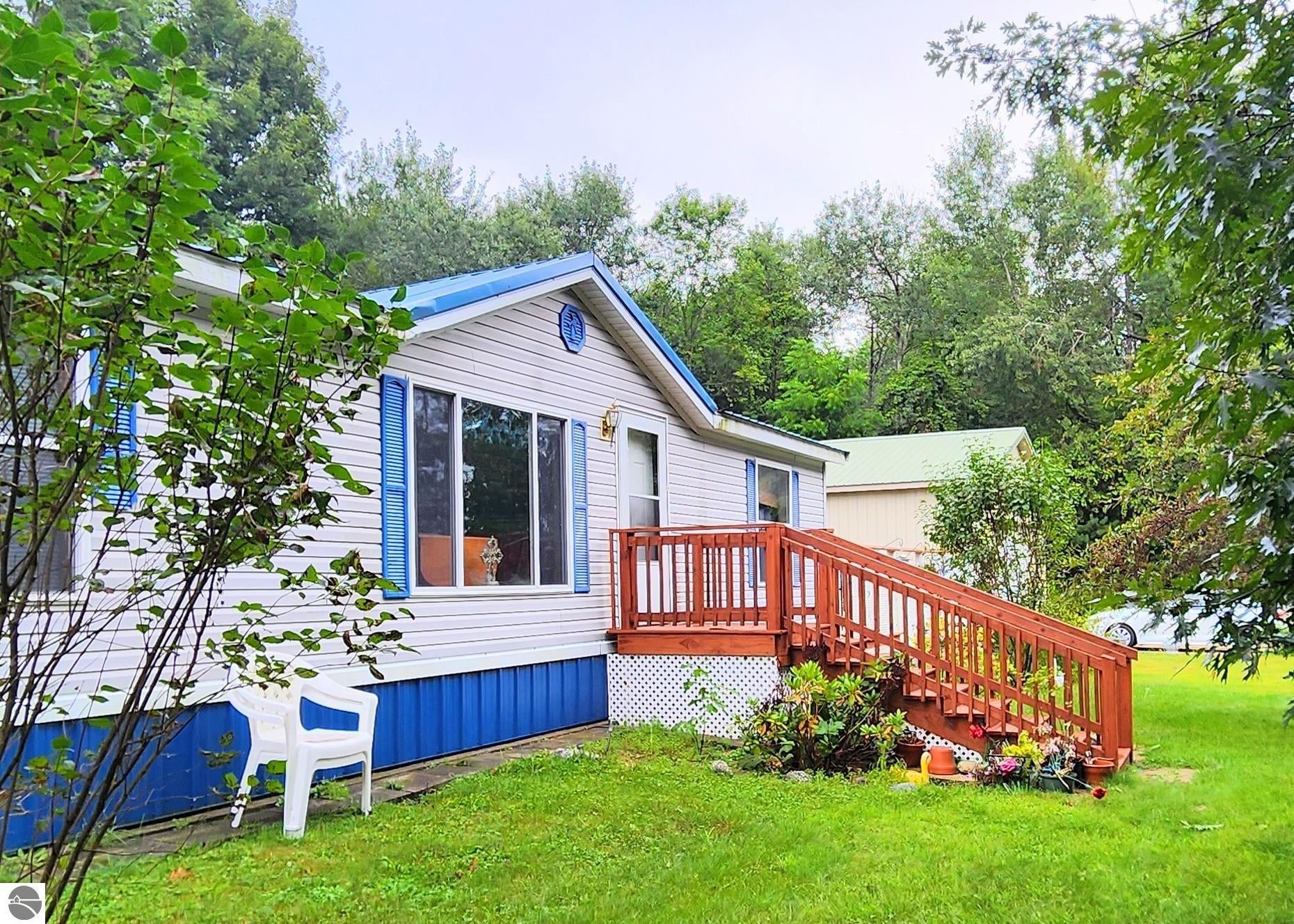 1627 W Intermediate Lake — photo