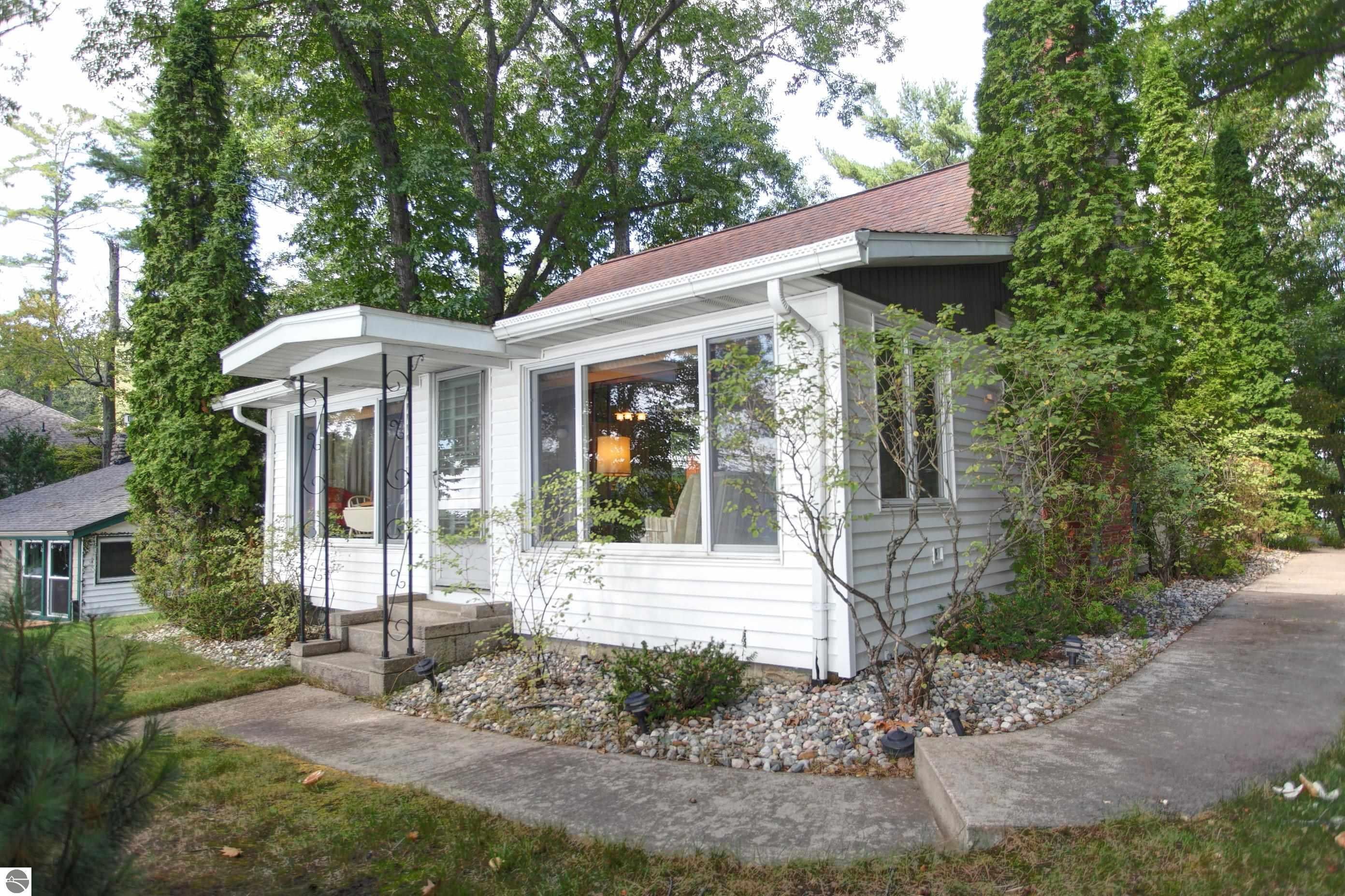 2624 Crescent Shores Drive — photo