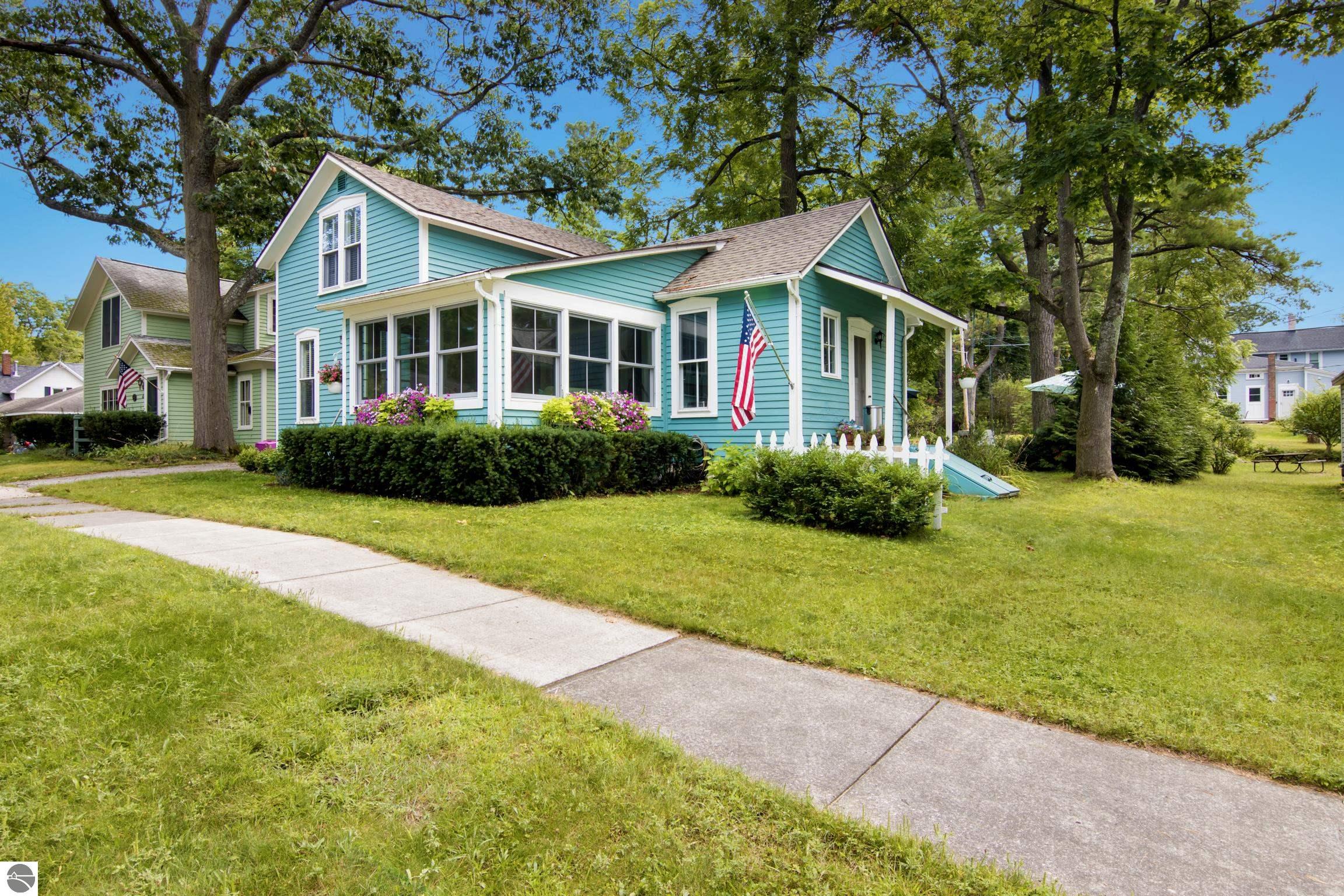 613 Traverse Street — photo