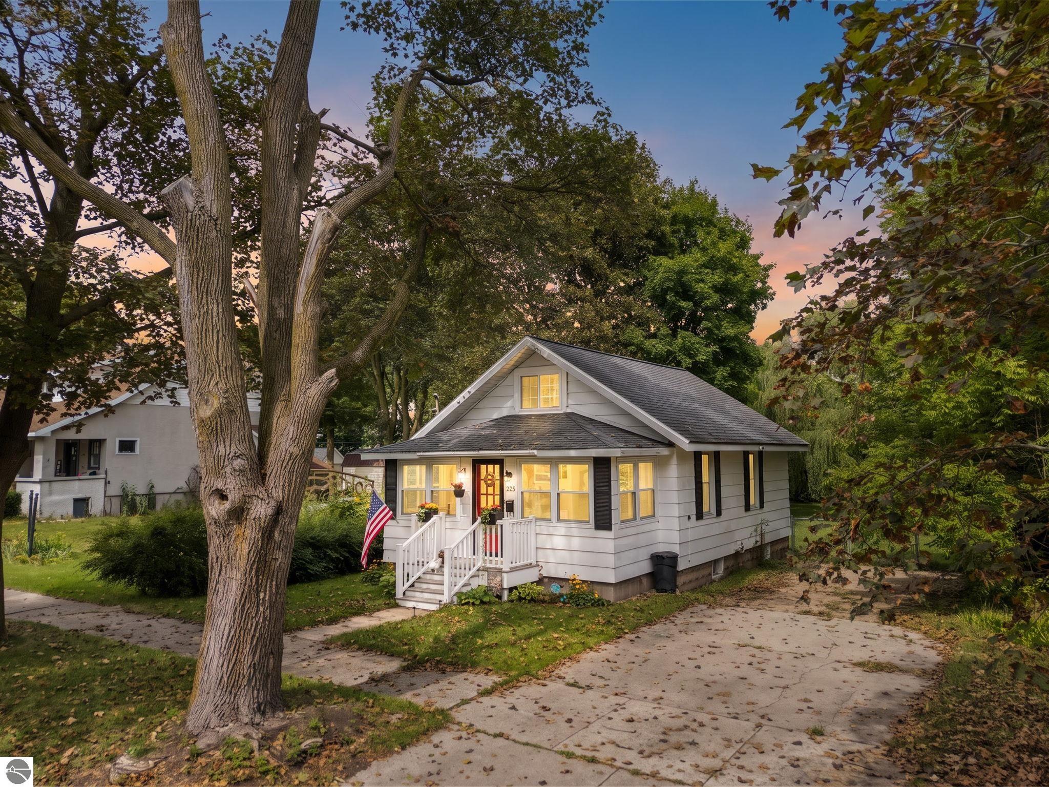 123 Powers Street — photo