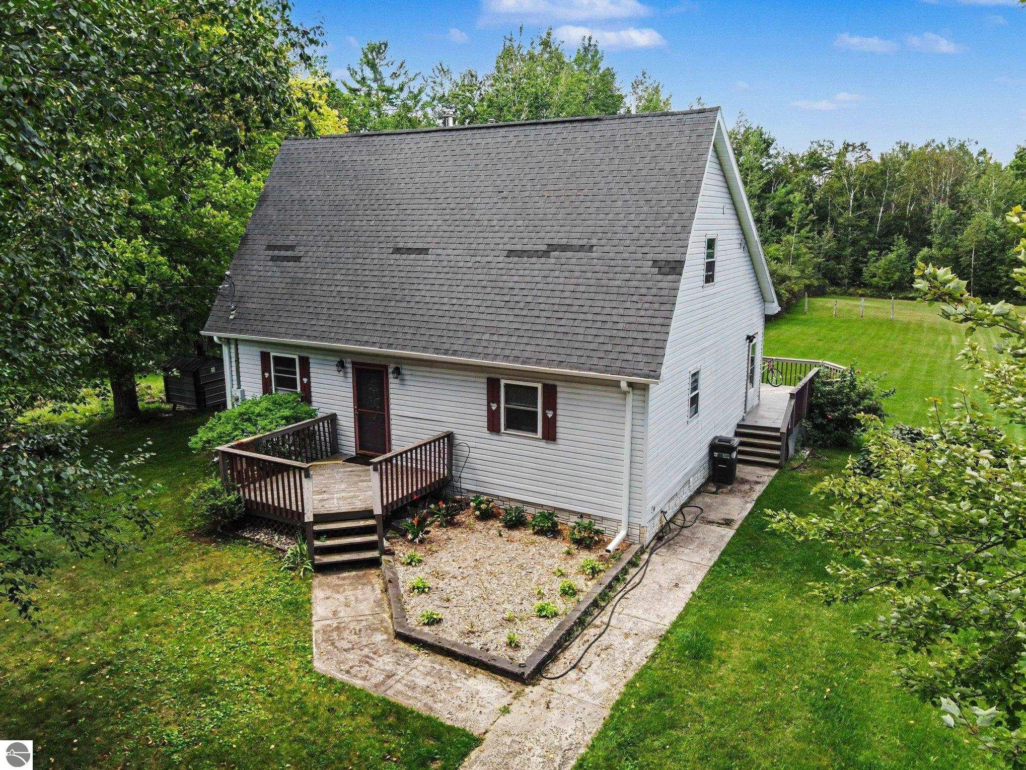 755 N Lakeview Drive — photo