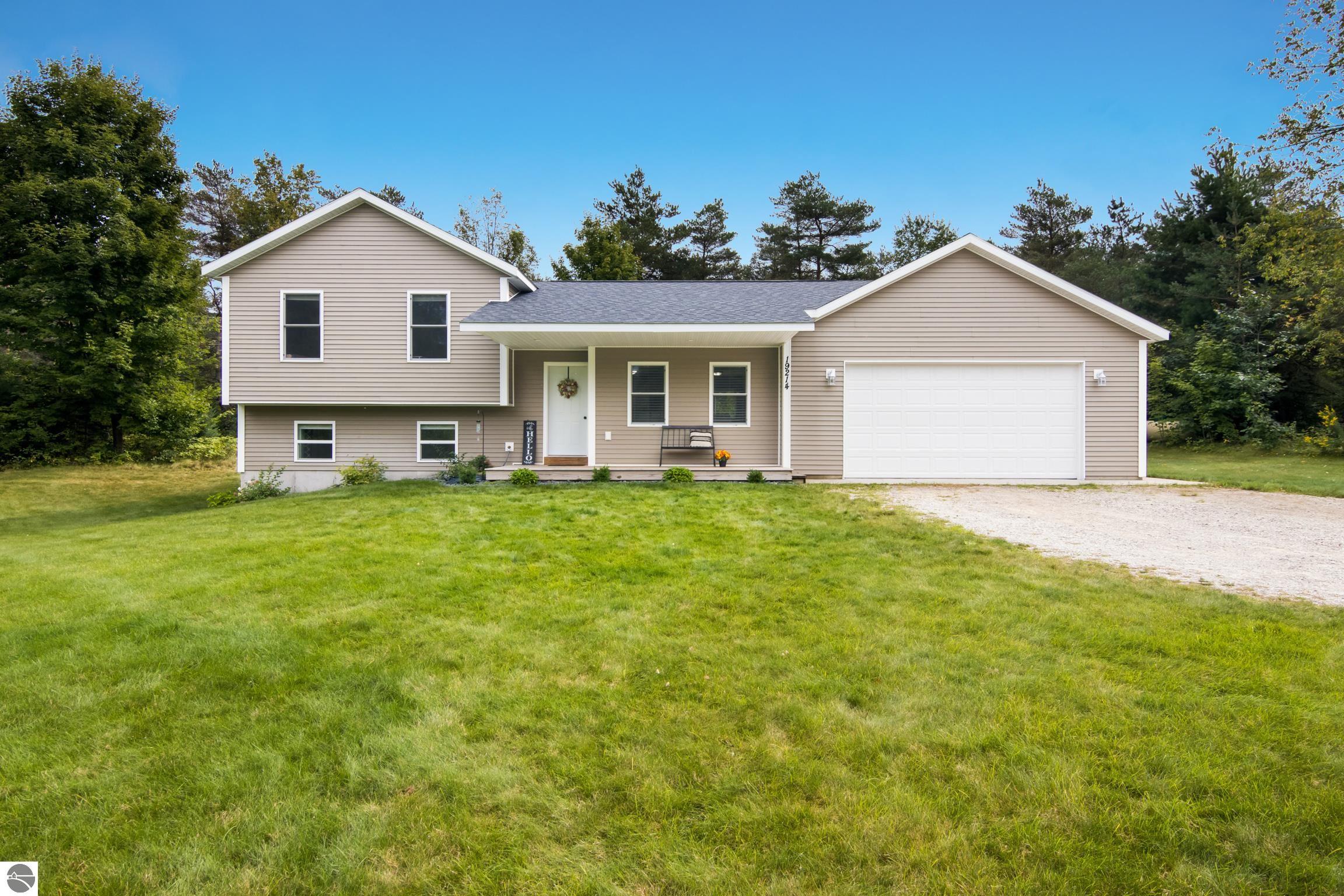 19214 Creekside #Ln — photo