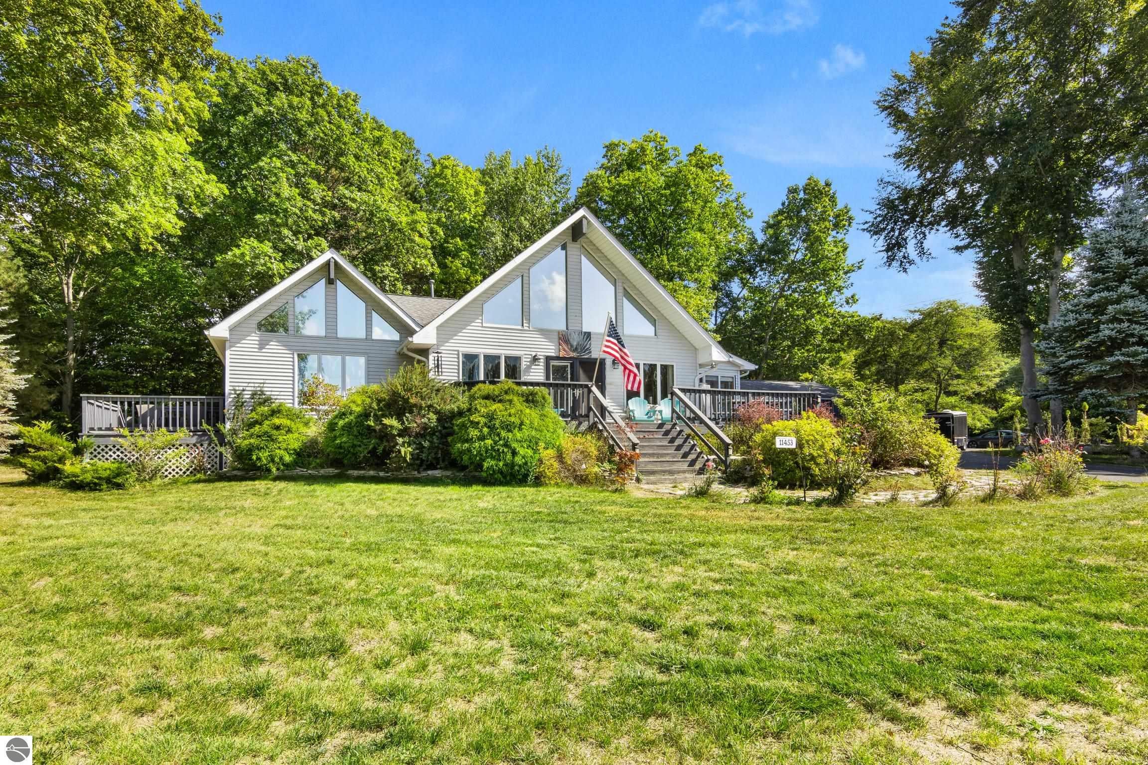 11453 S East Torch Lake Drive — photo