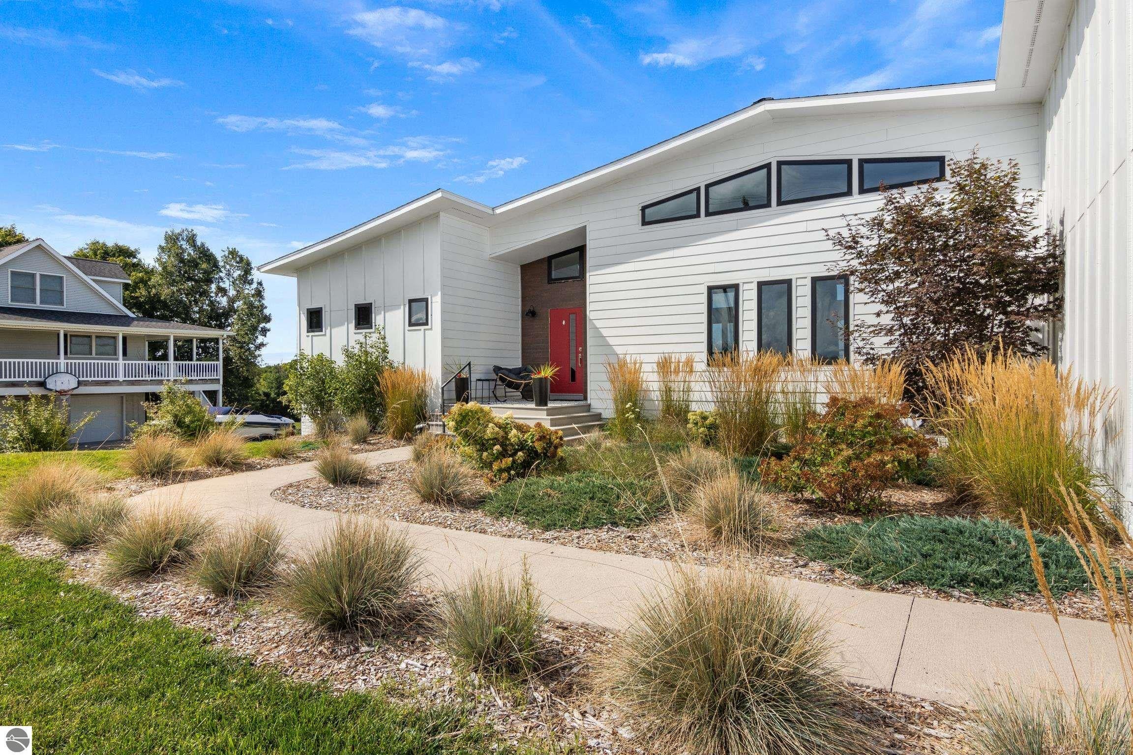 5705 Farrell Road — photo