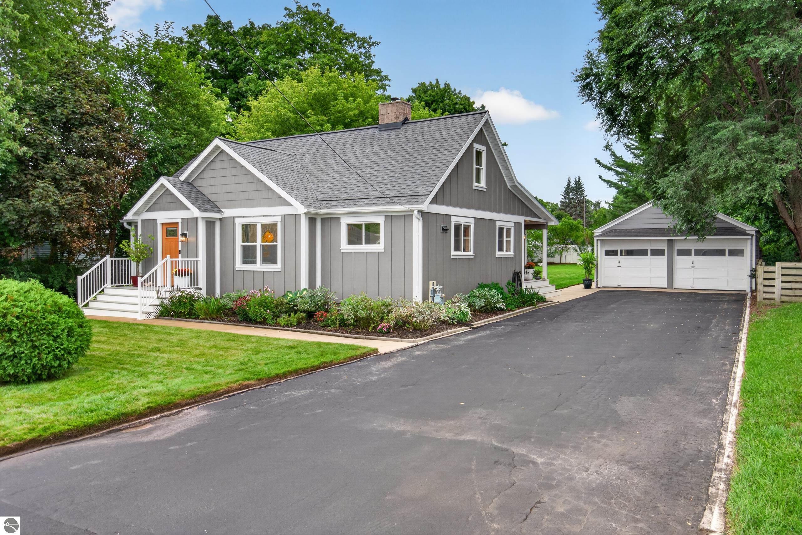 10350 E Cherry Bend Road — photo