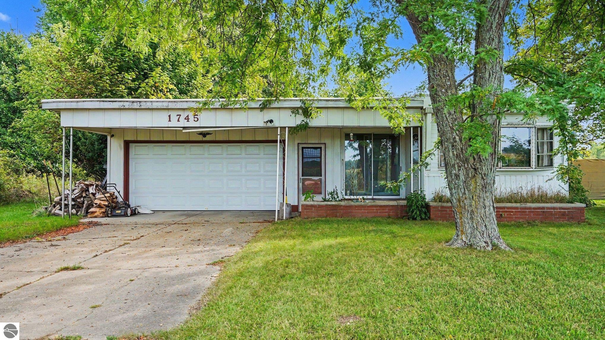 1745 S Shepherd Road — photo