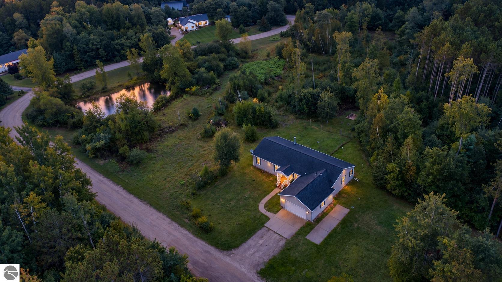 916 N Pine Ridge Drive — photo