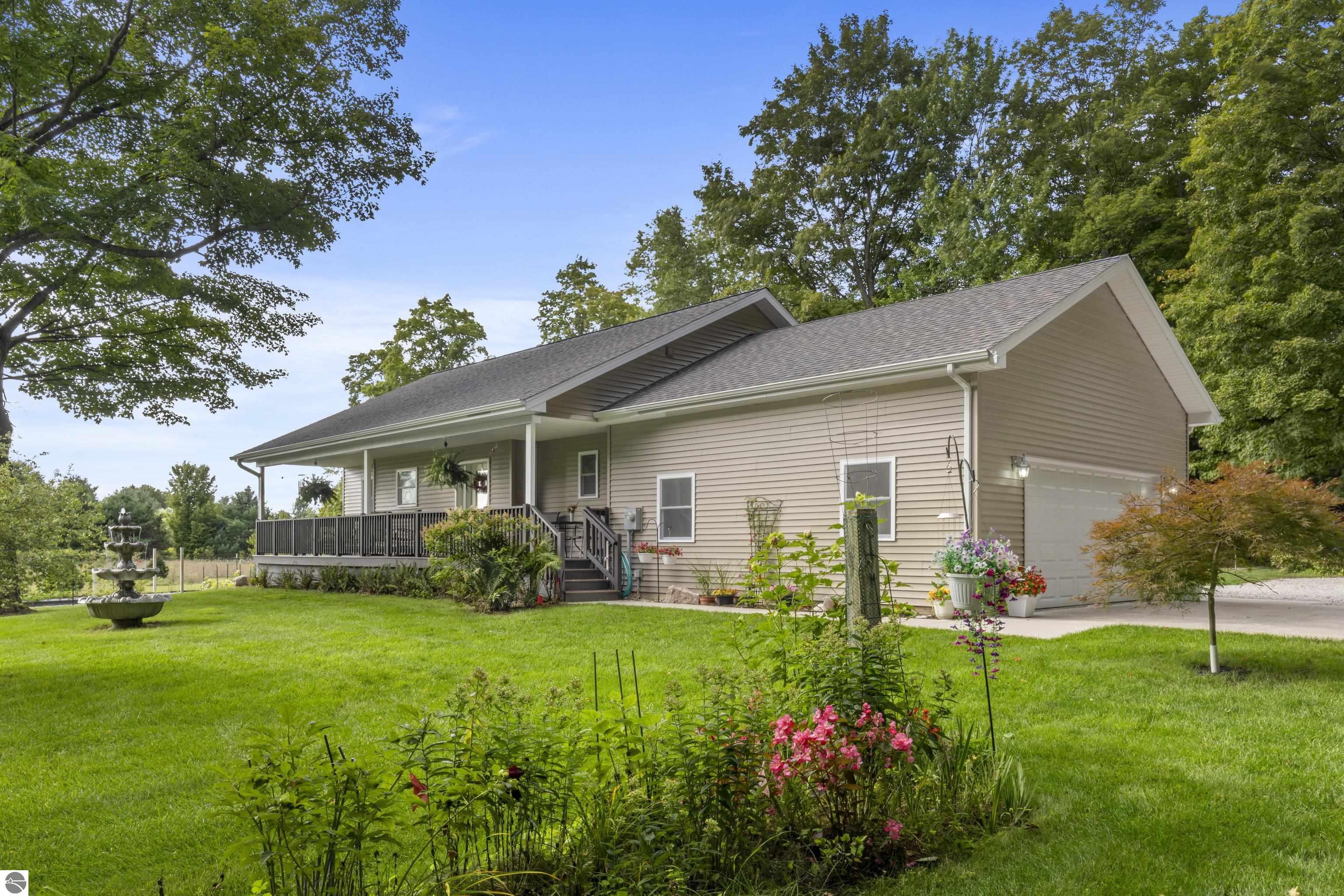 7686 Indian Hill Road — photo
