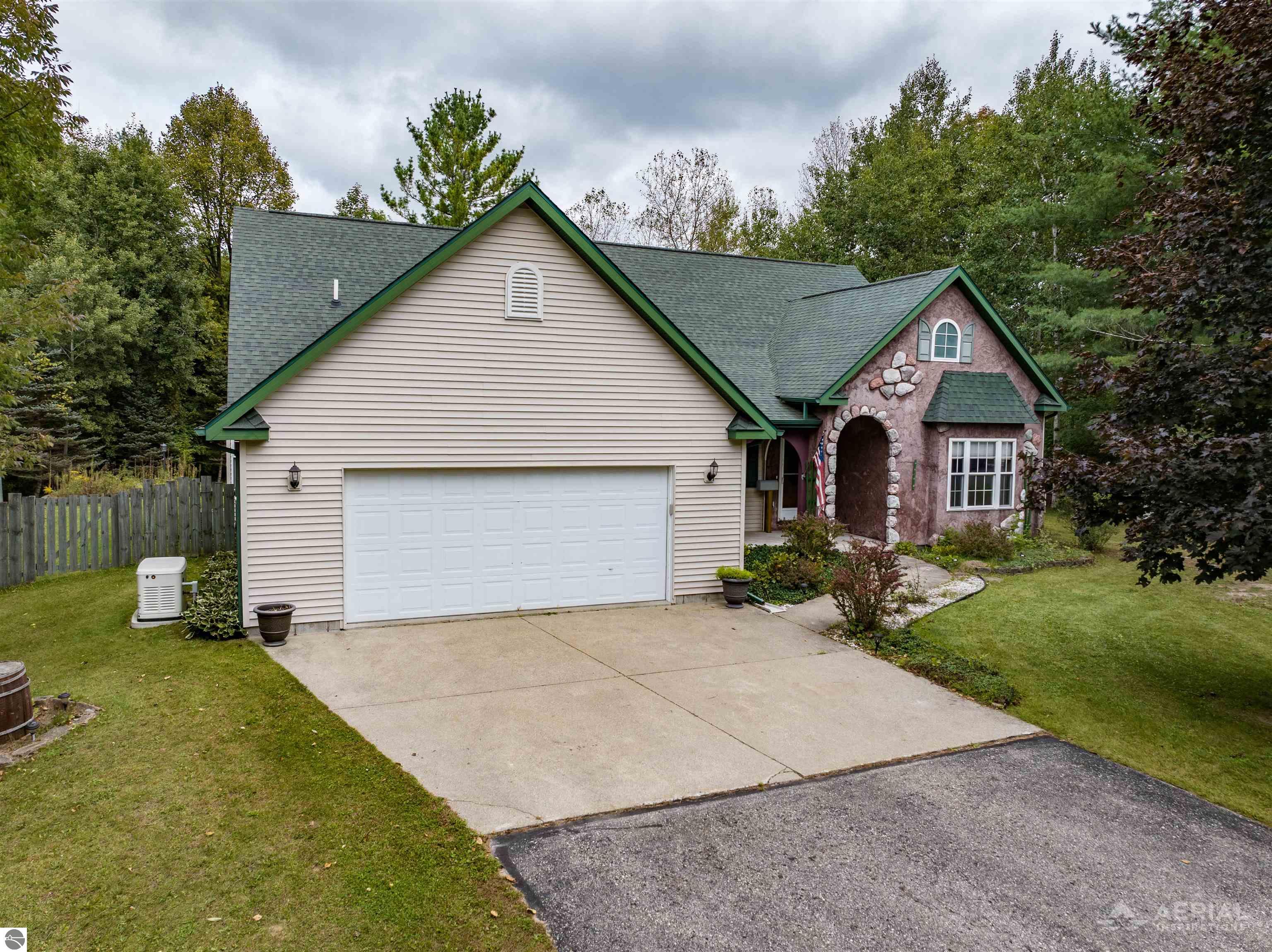 2296 W Cheyenne Lane — photo