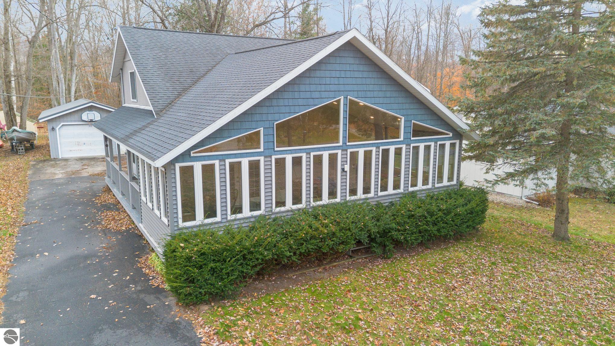 7549 Hillsdale Drive — photo