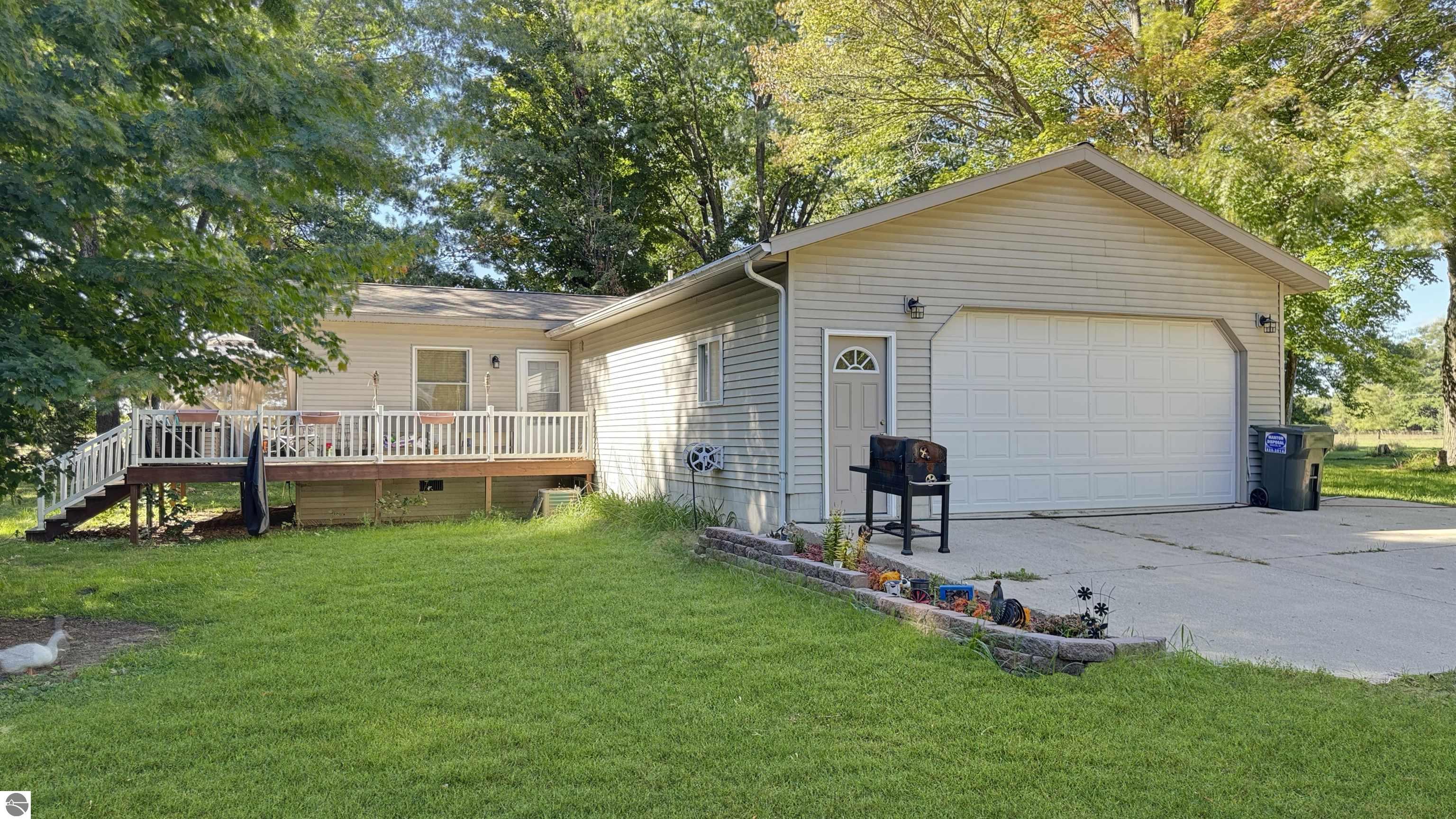 8281 W Cutcheon Road — photo