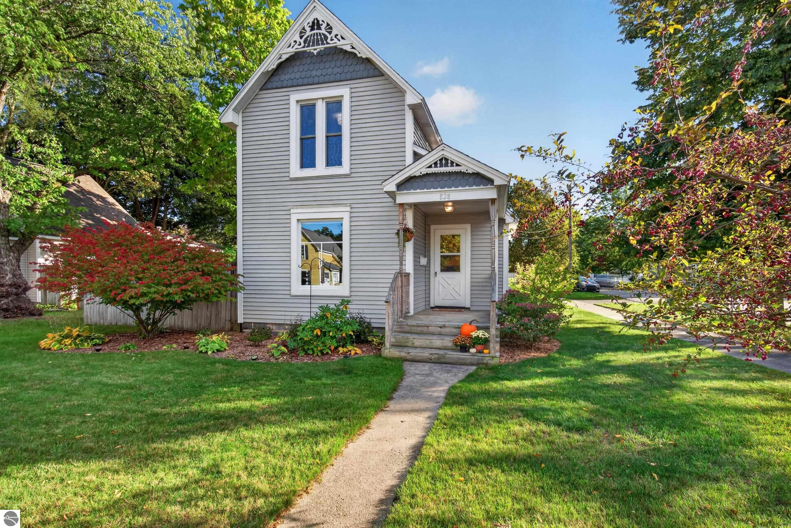 828 E Eighth Street — photo