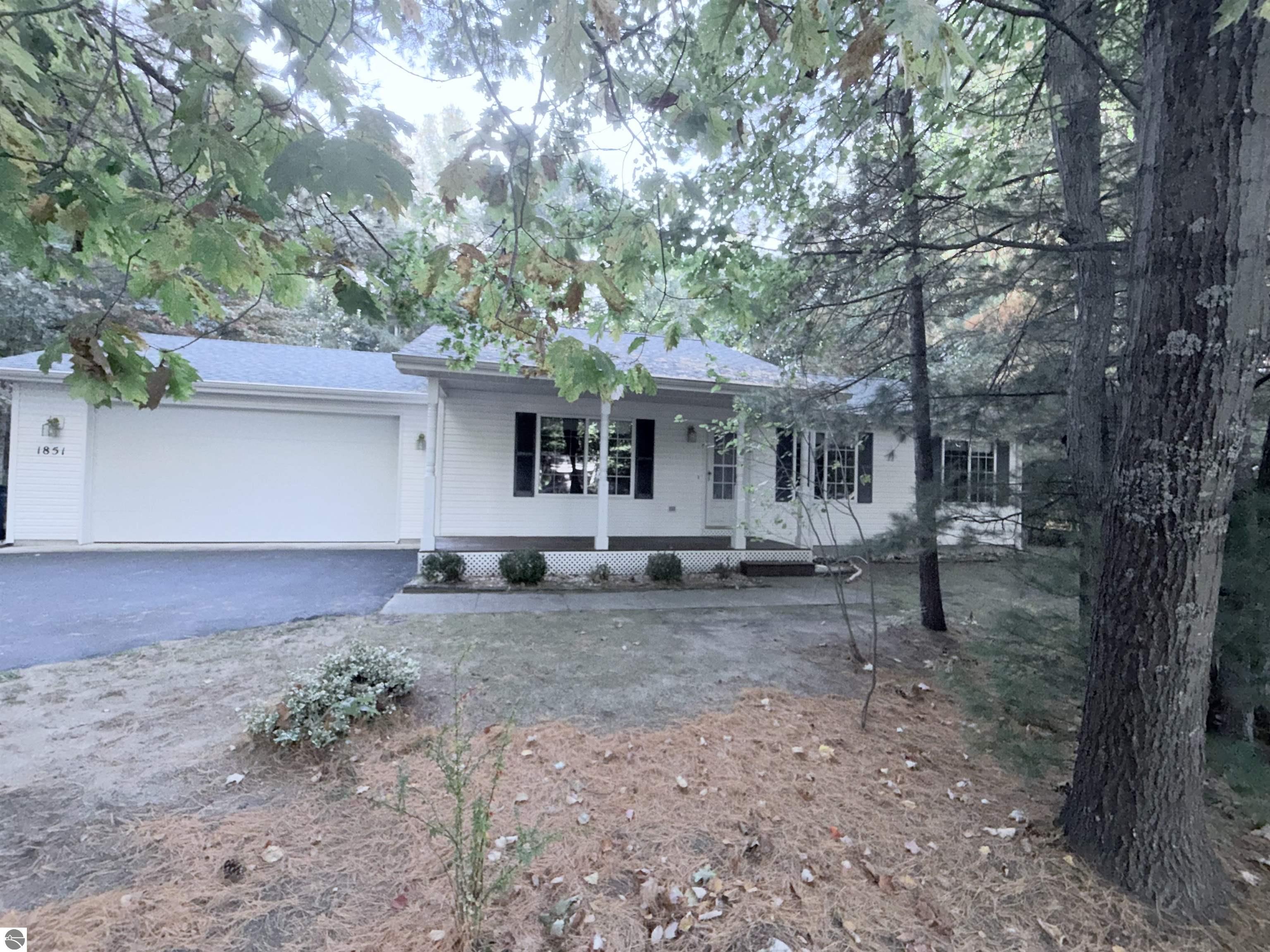 1851 Green Oak Drive — photo