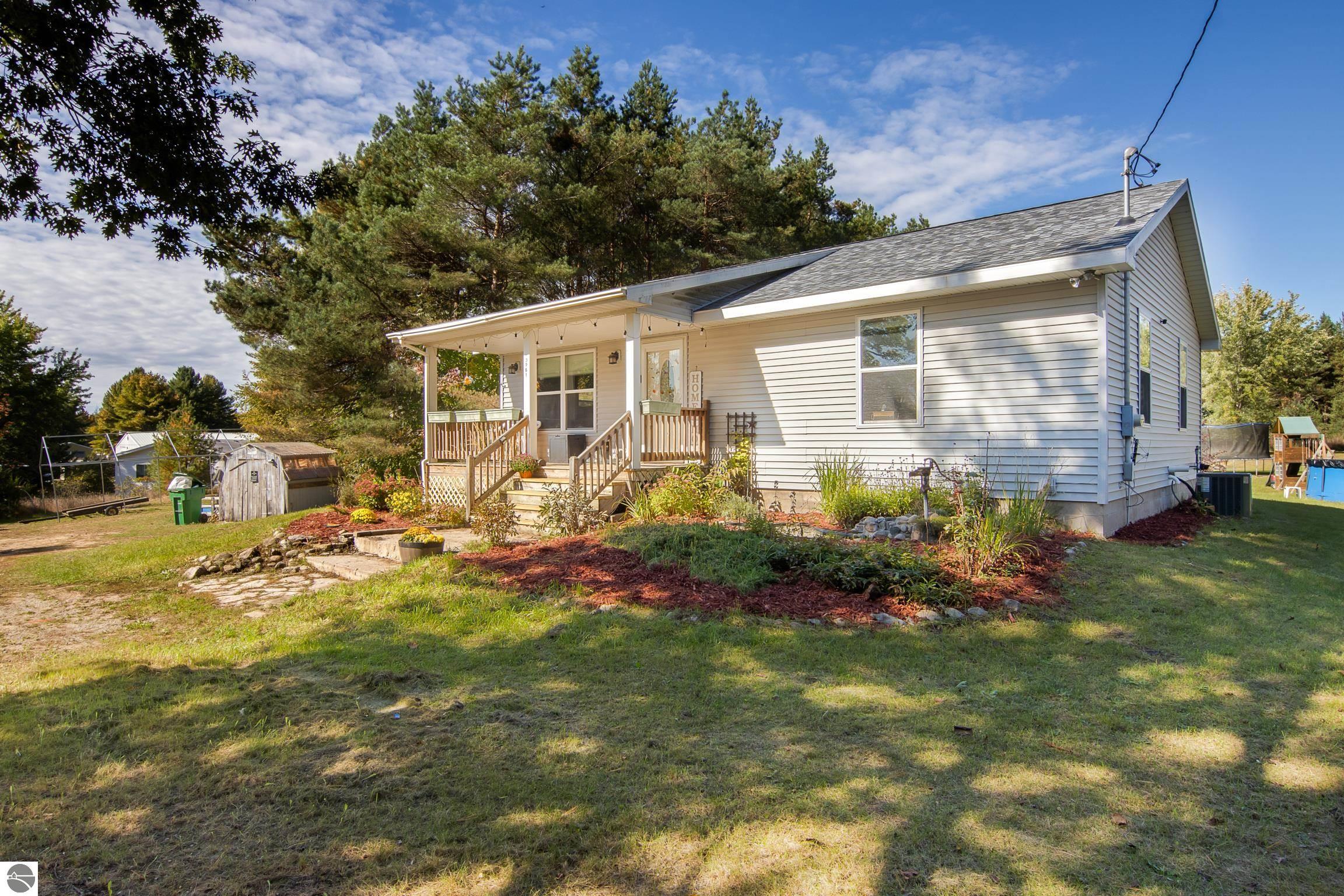 3261 E County Line Road — photo