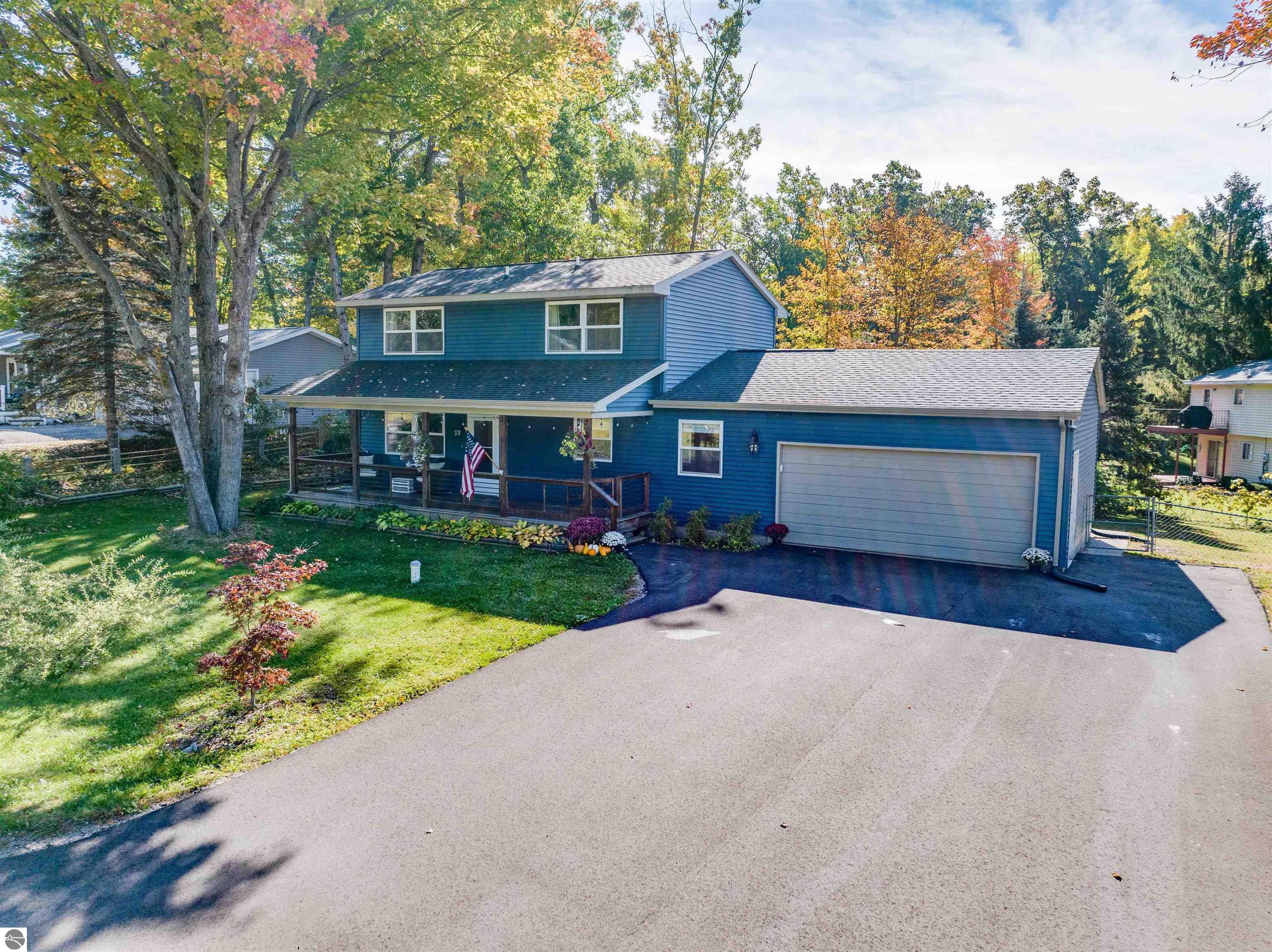 1558 Fawn Lake Drive — photo