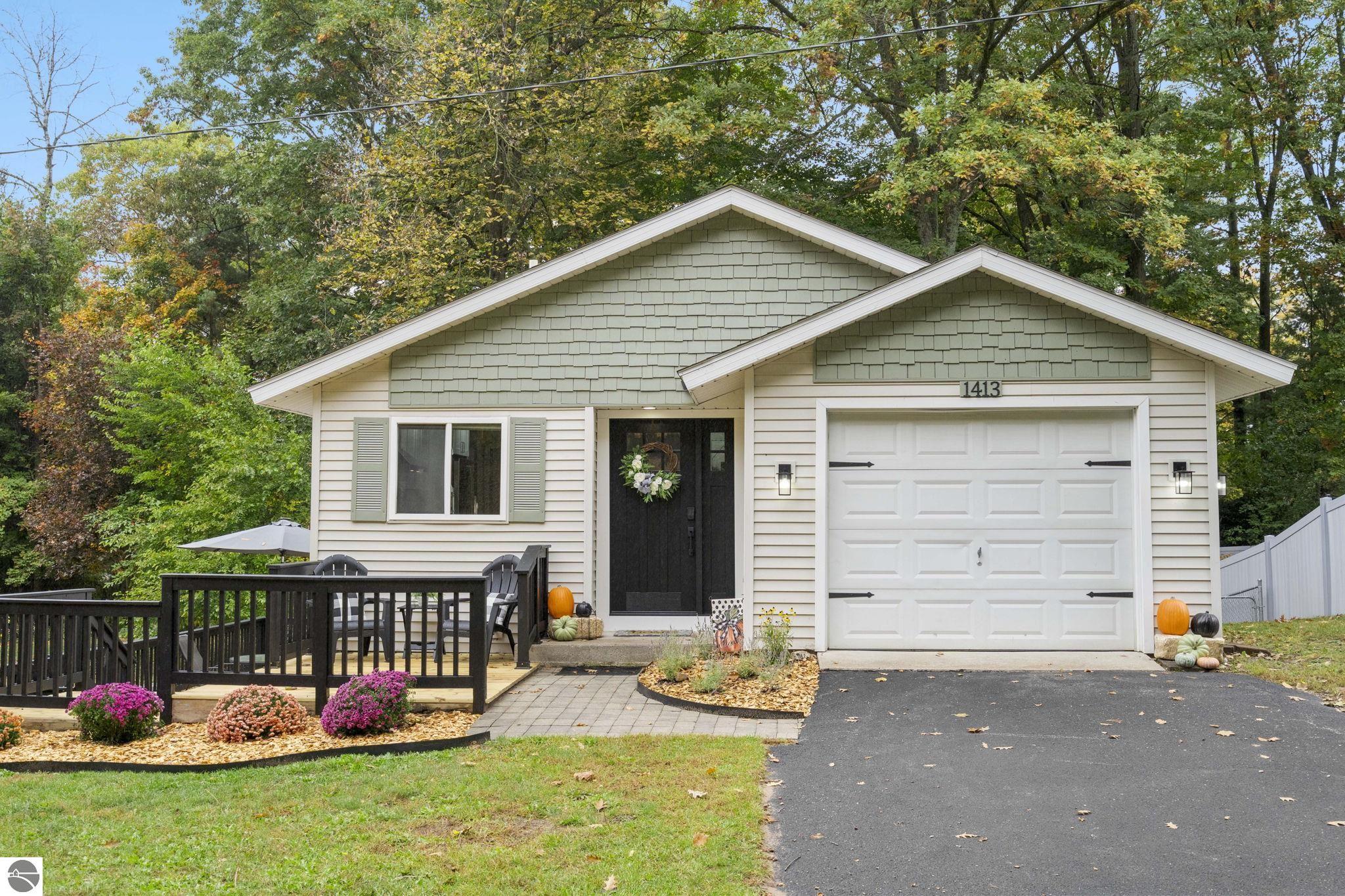 1413 Valley Drive — photo