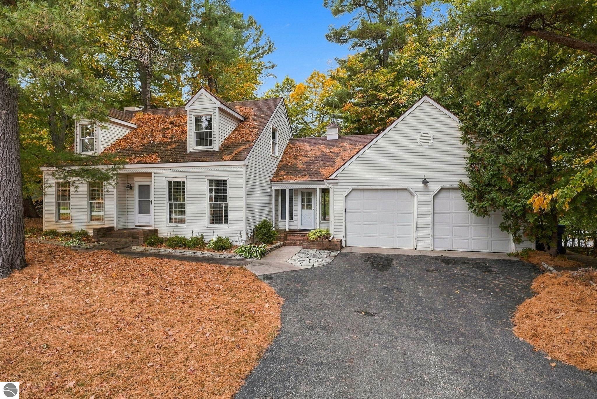 2901 Old Farm Lane — photo