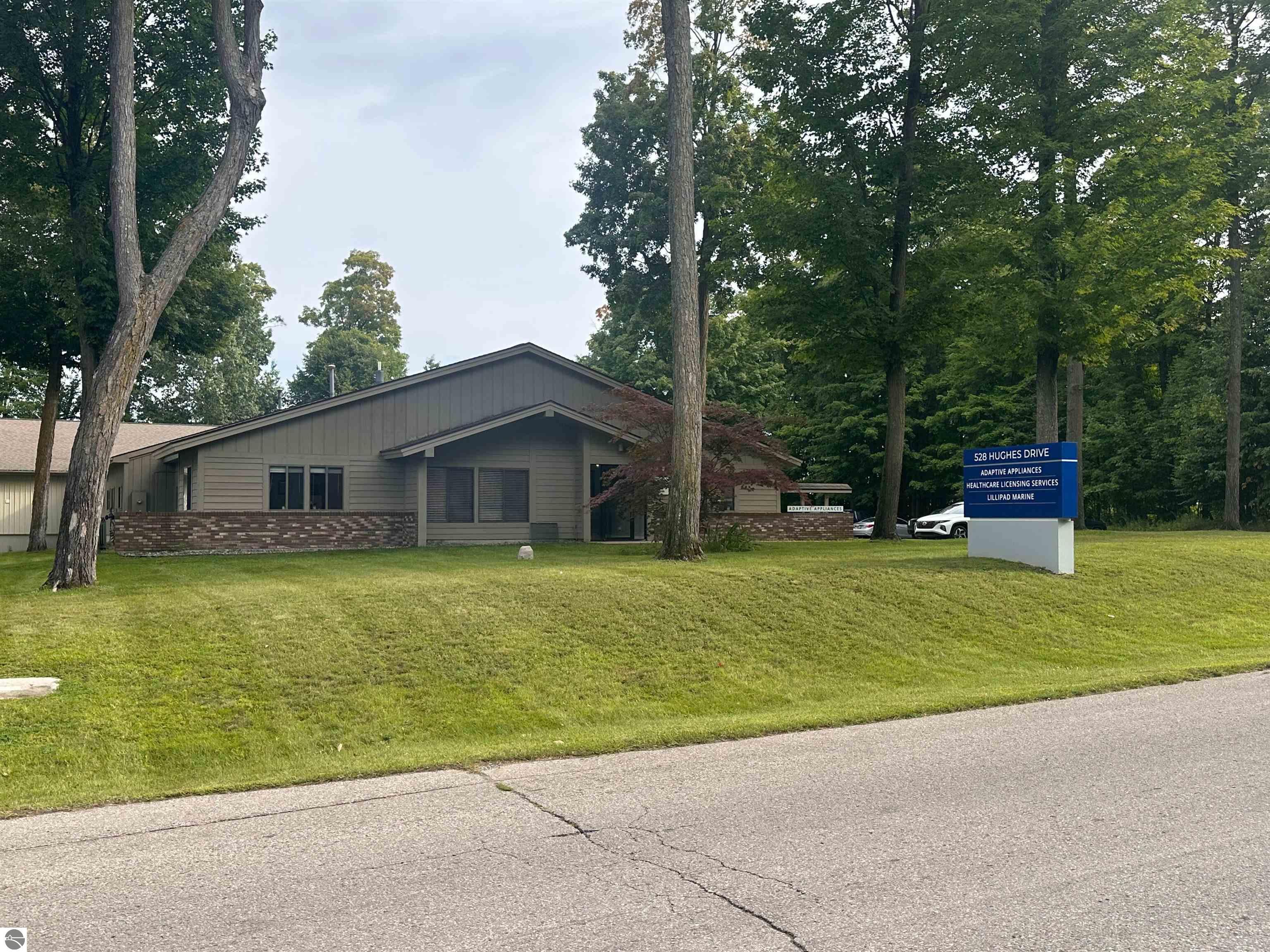528 Hughes Drive — photo
