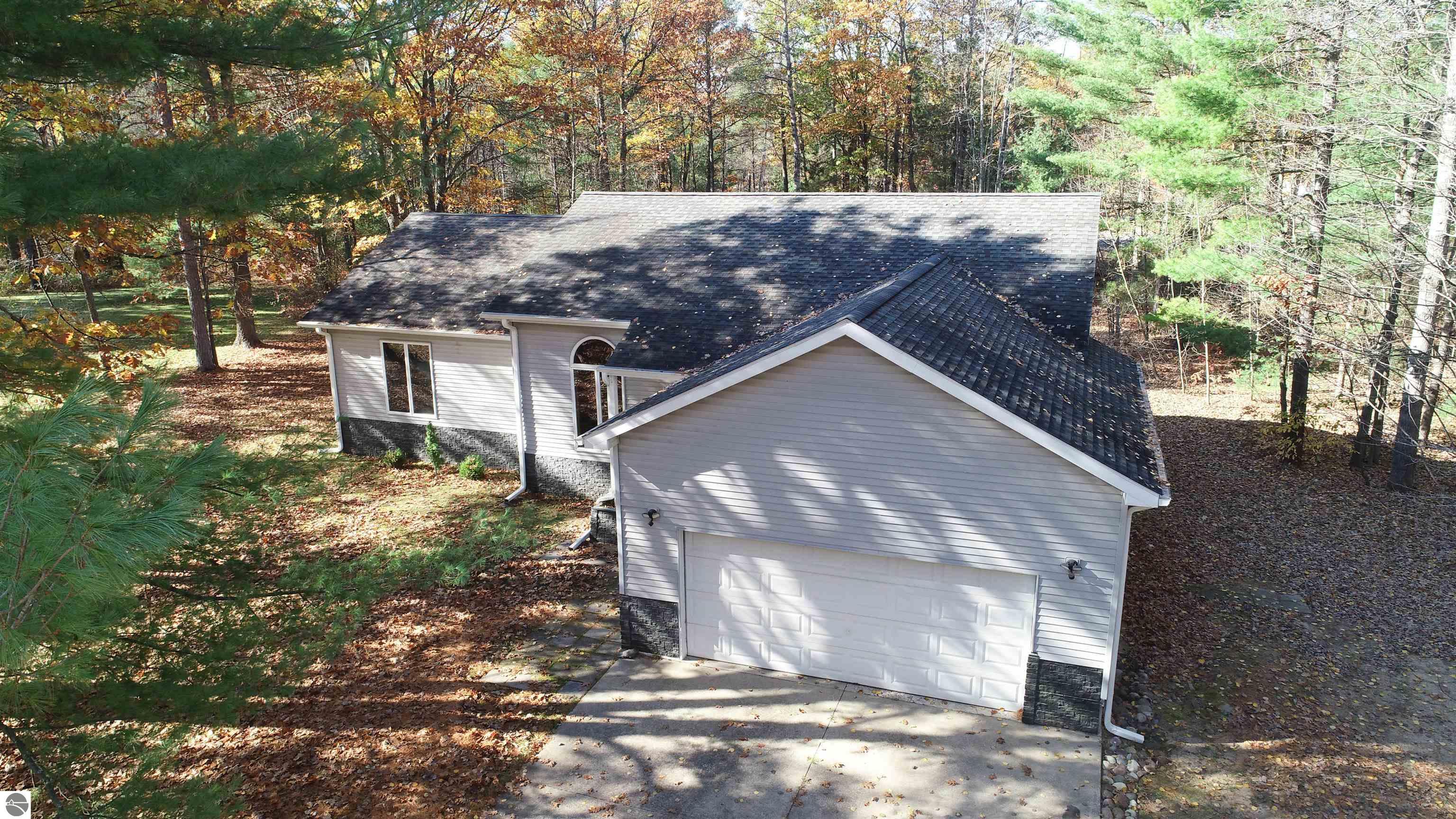 1965 Bunker Drive NE — photo
