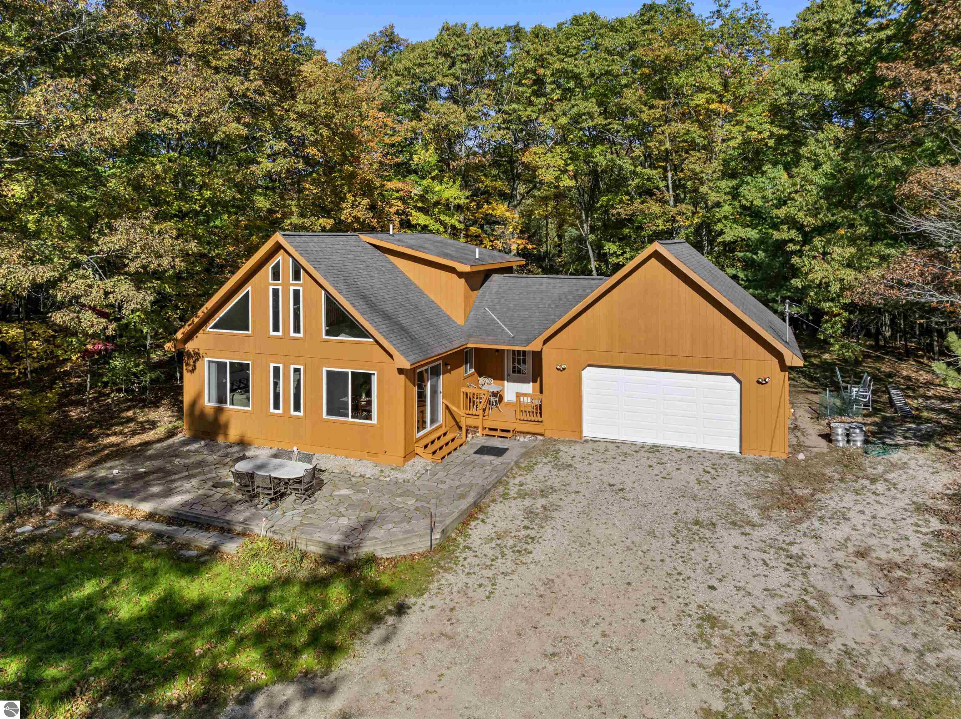 6570 Edgewater Drive — photo