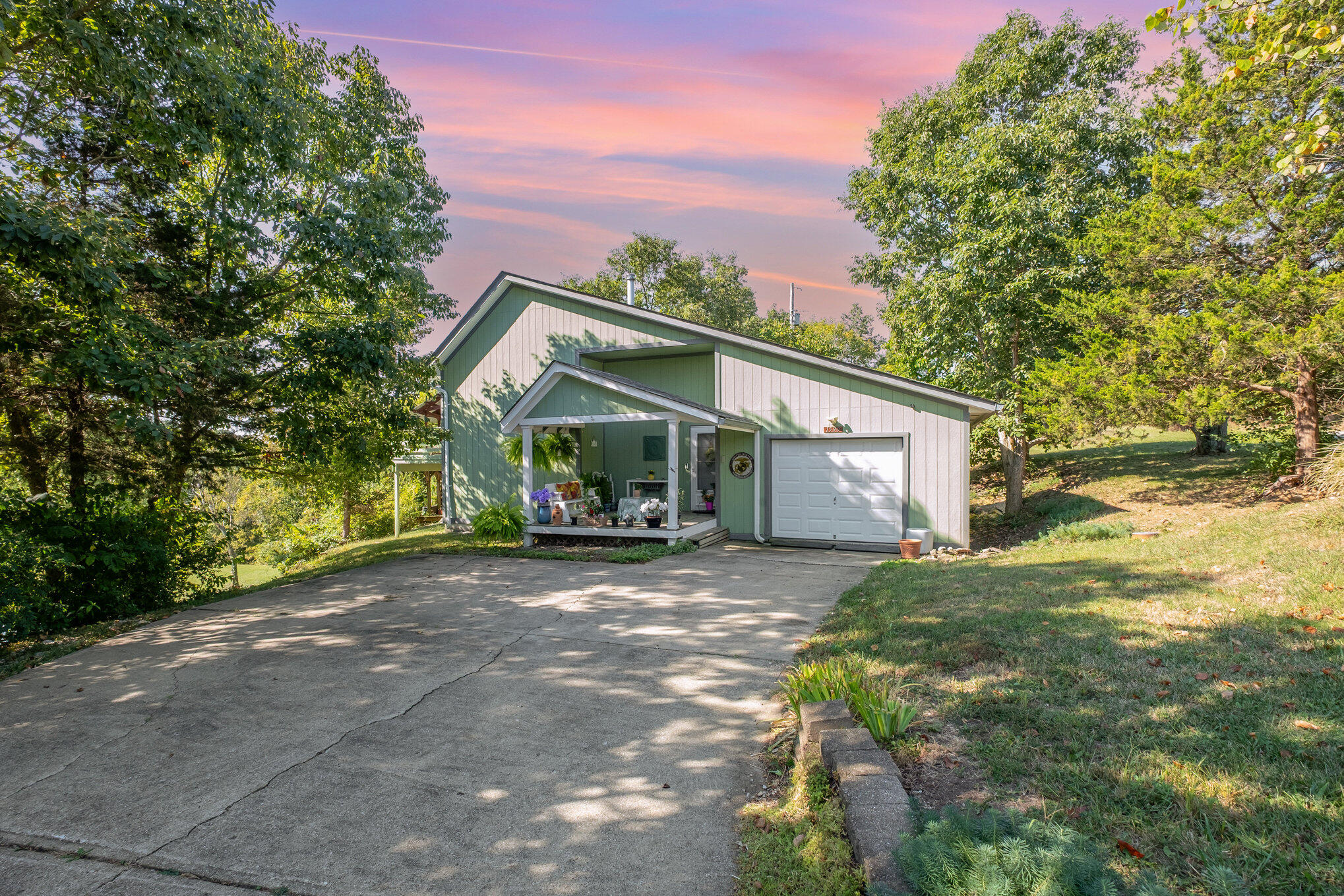 1590 Ky Hwy 16 — photo