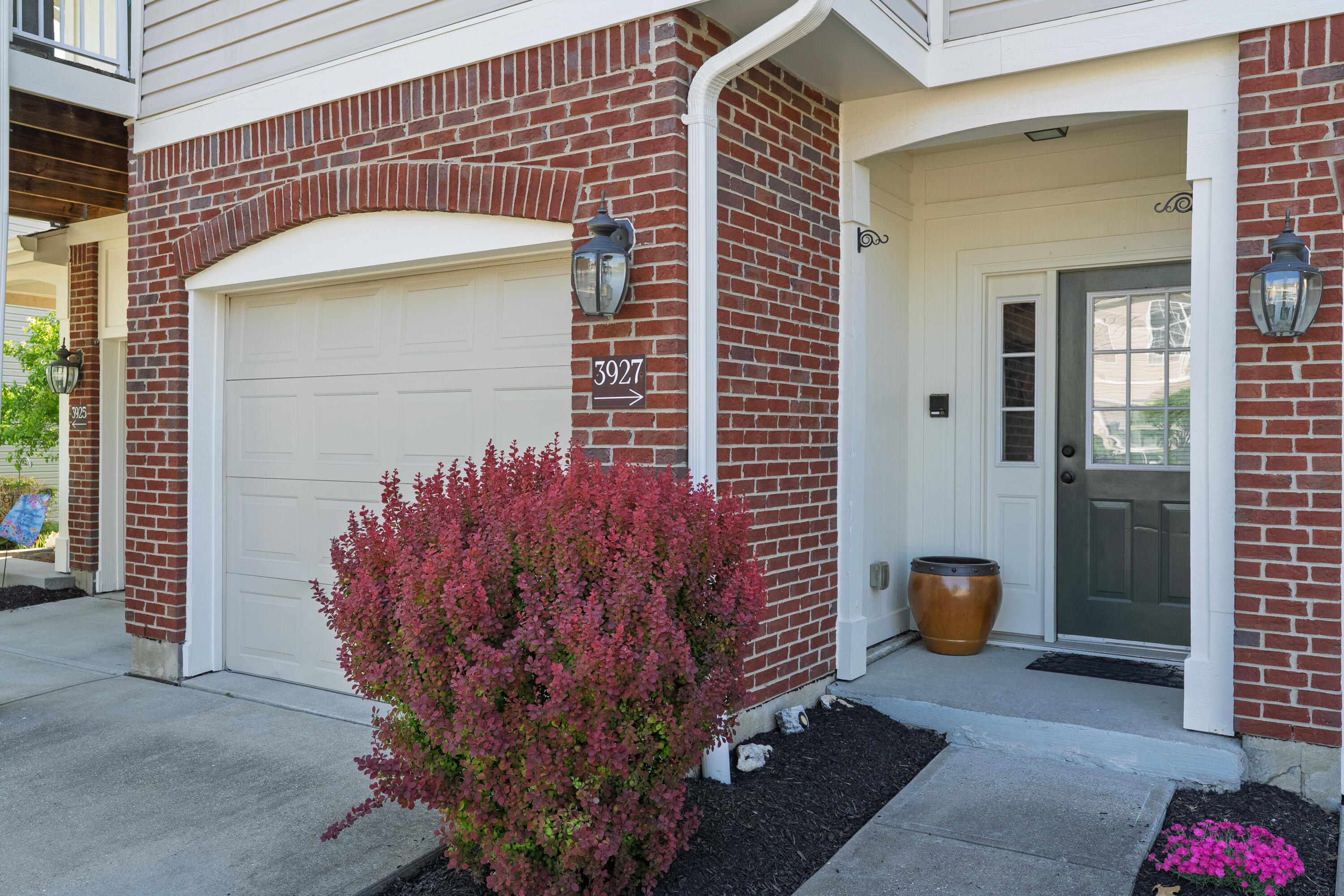 3927 Spire Circle — photo