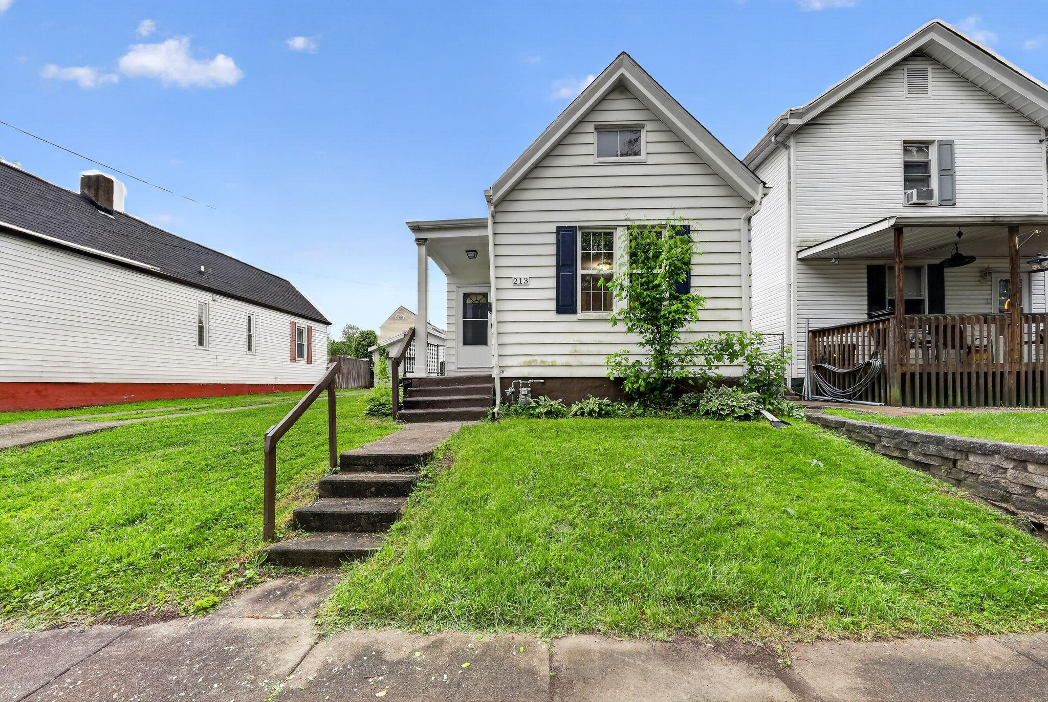 213 Rosedale Court — photo