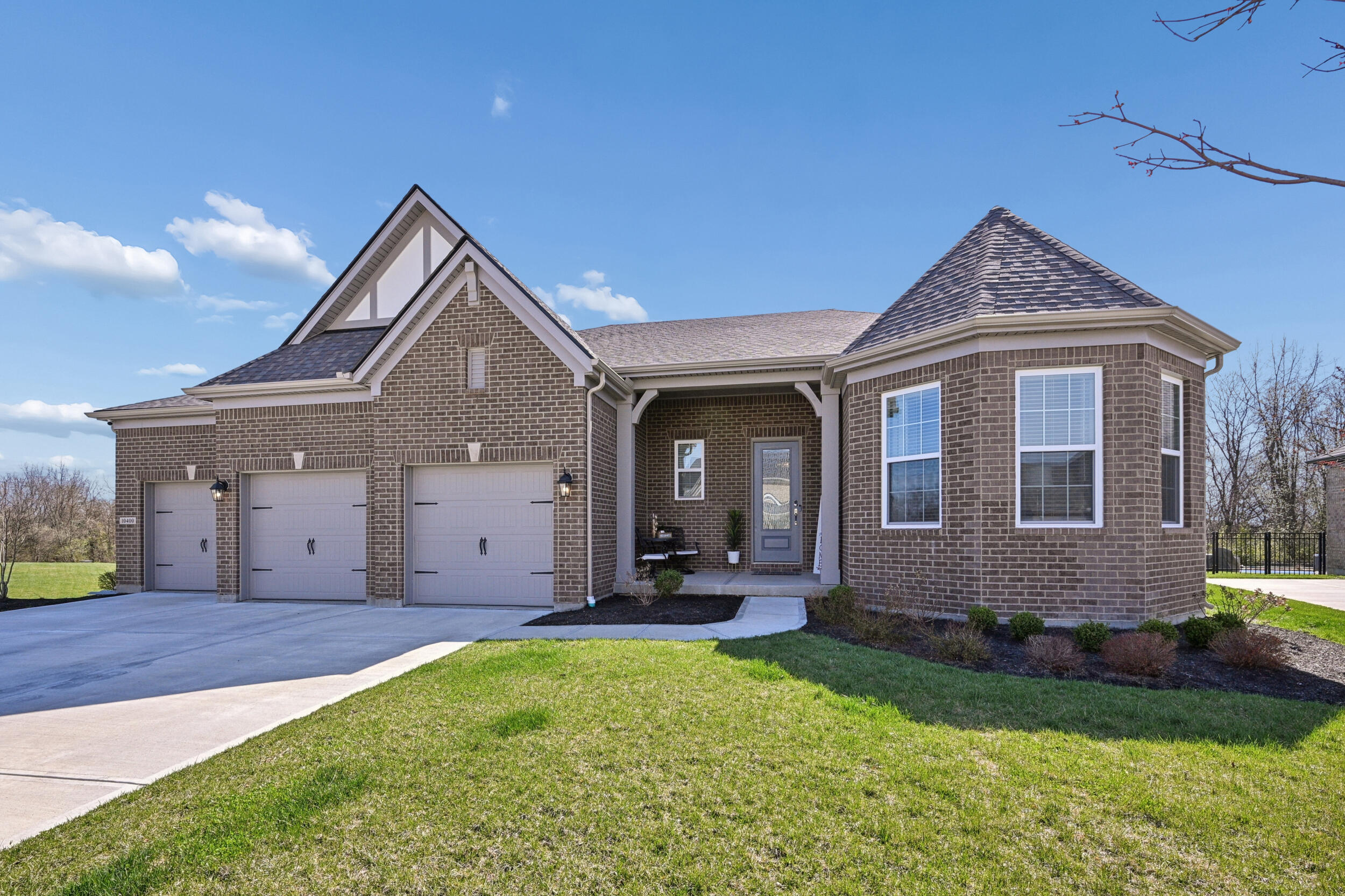 10400 N Brookhurst Lane — photo