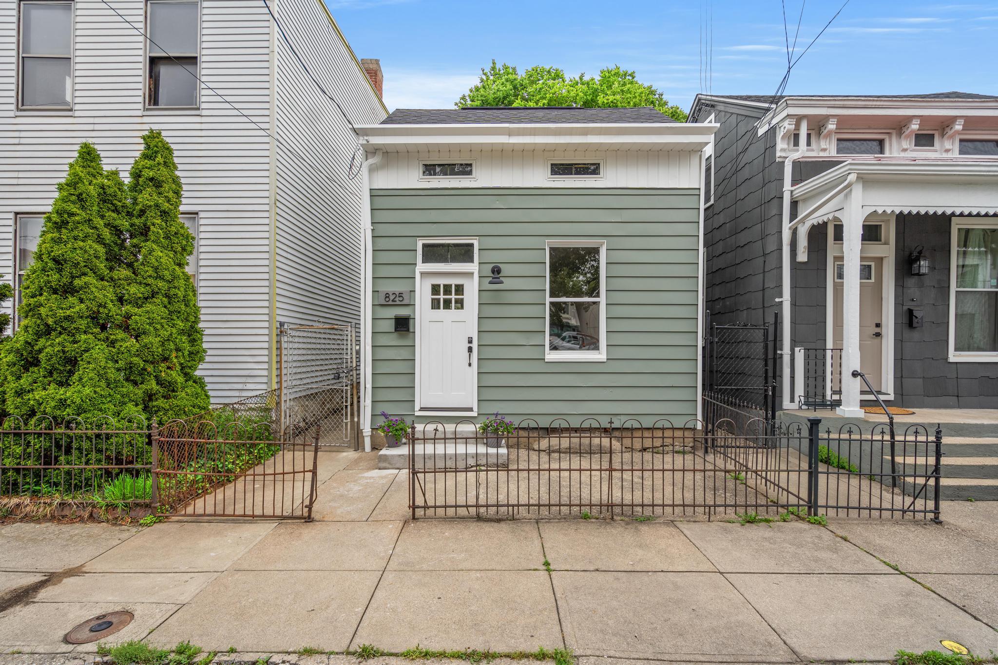 825 Dayton Street — photo