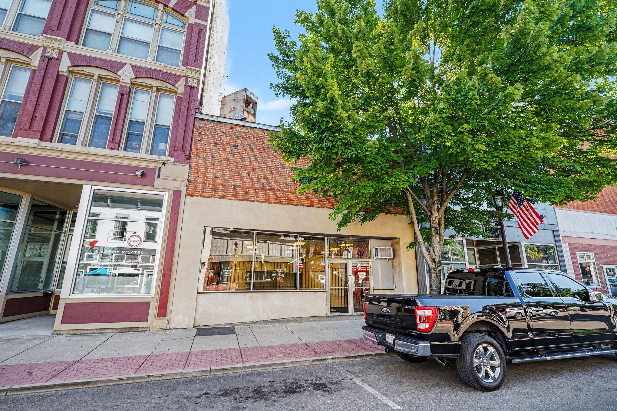 838 Monmouth Street — photo