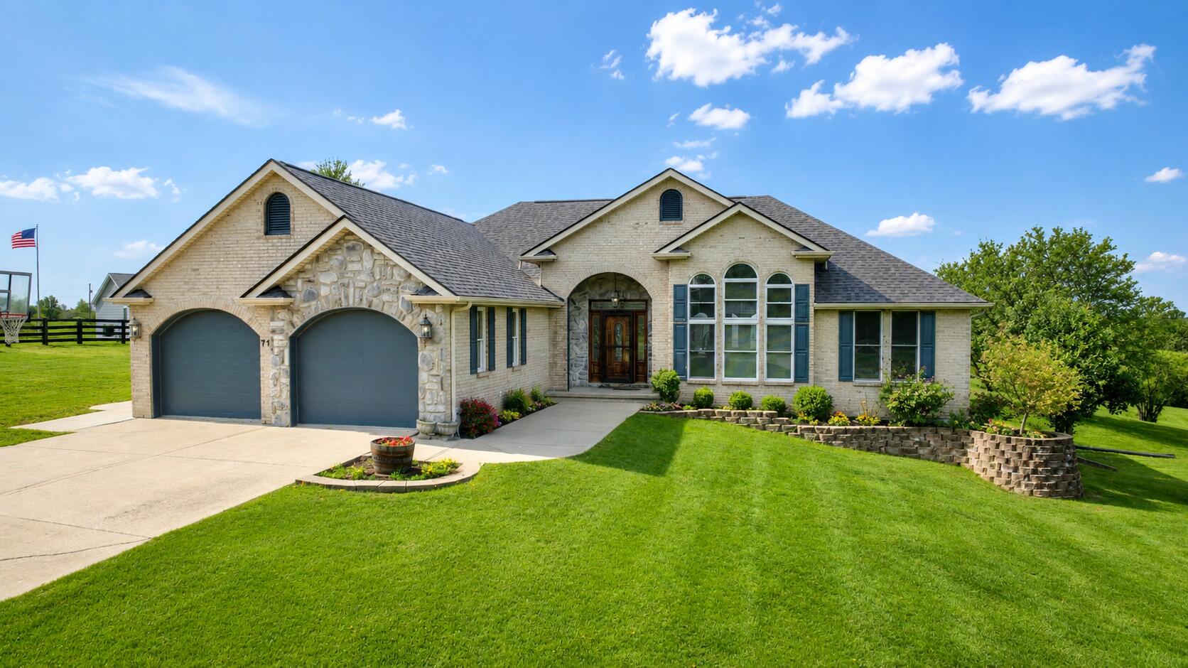715 Heritage Drive — photo