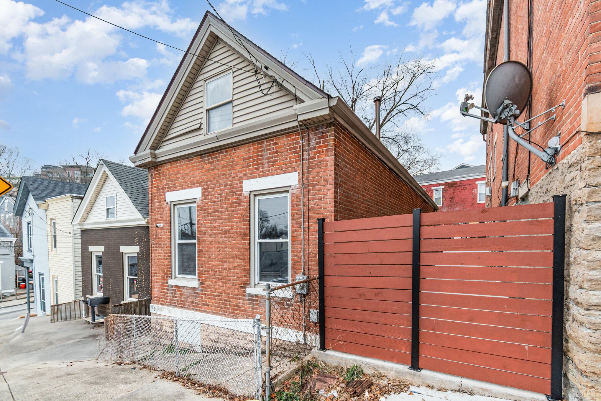 921 Worth Street — photo