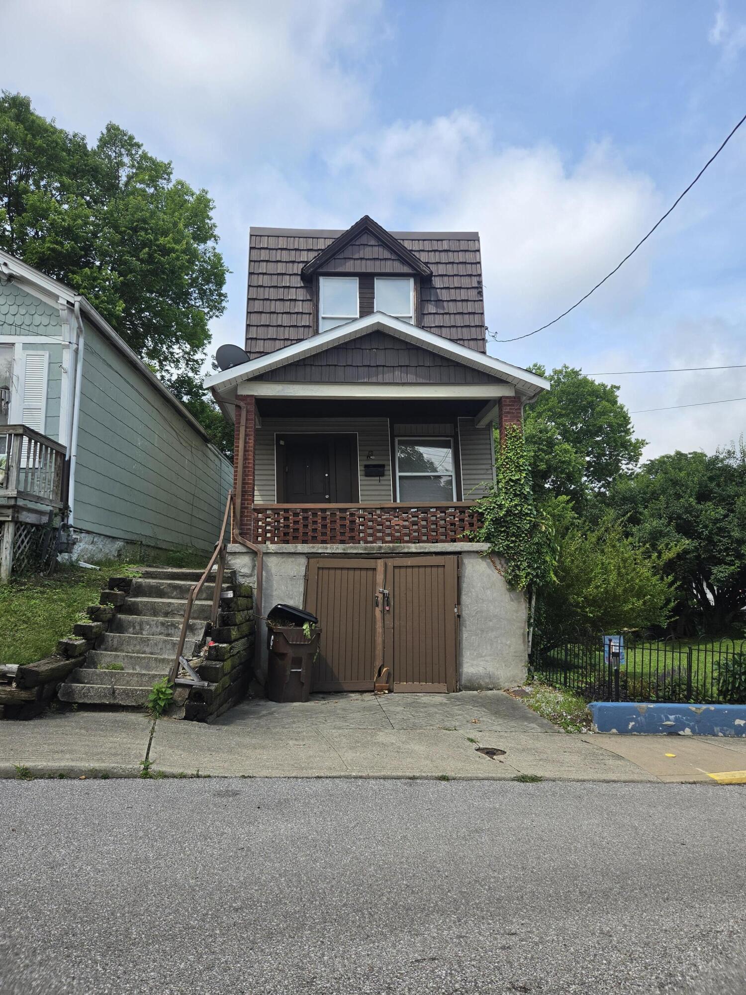 353 Bond Street — photo