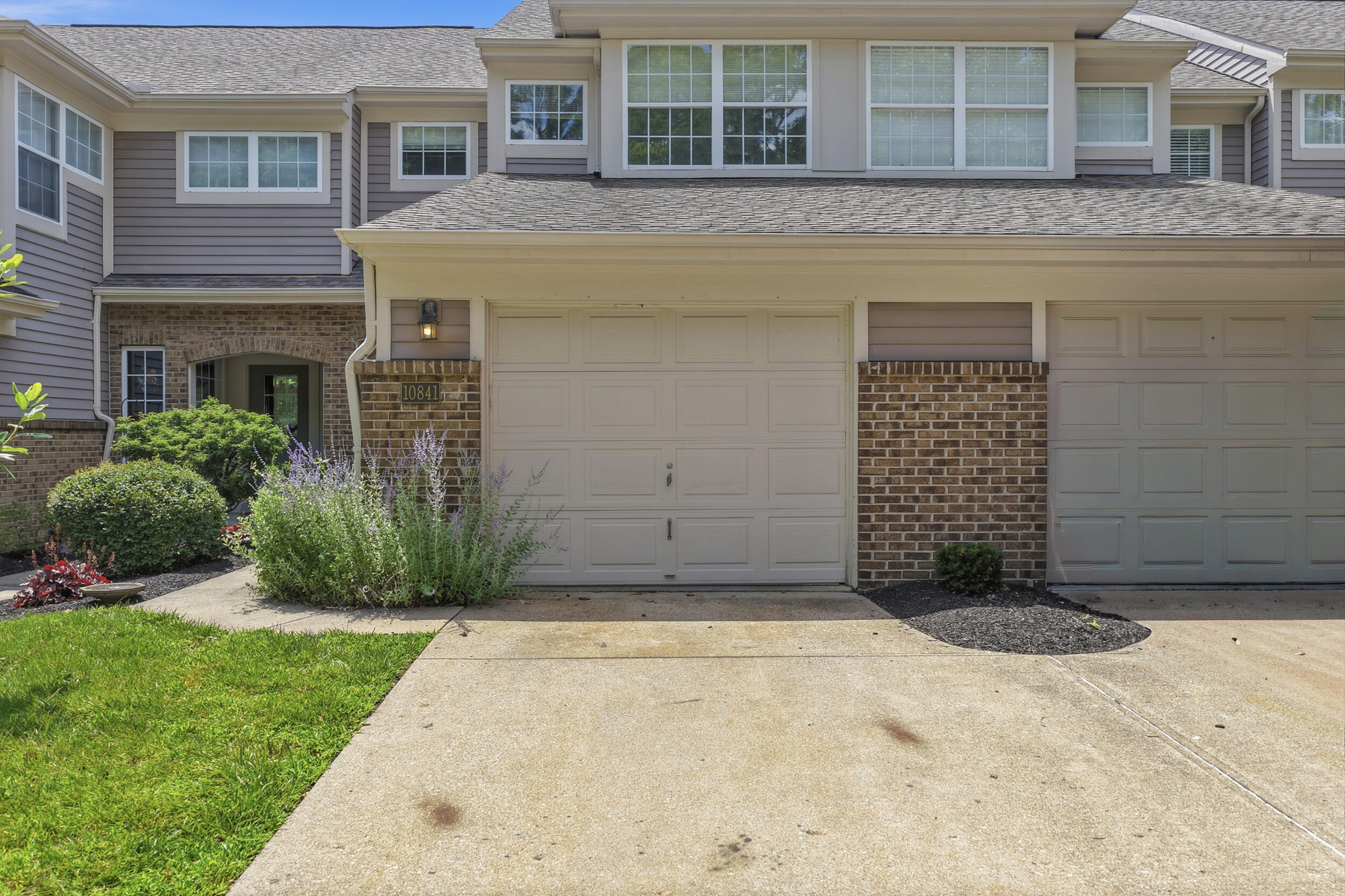 10841 Sawgrass Court — photo