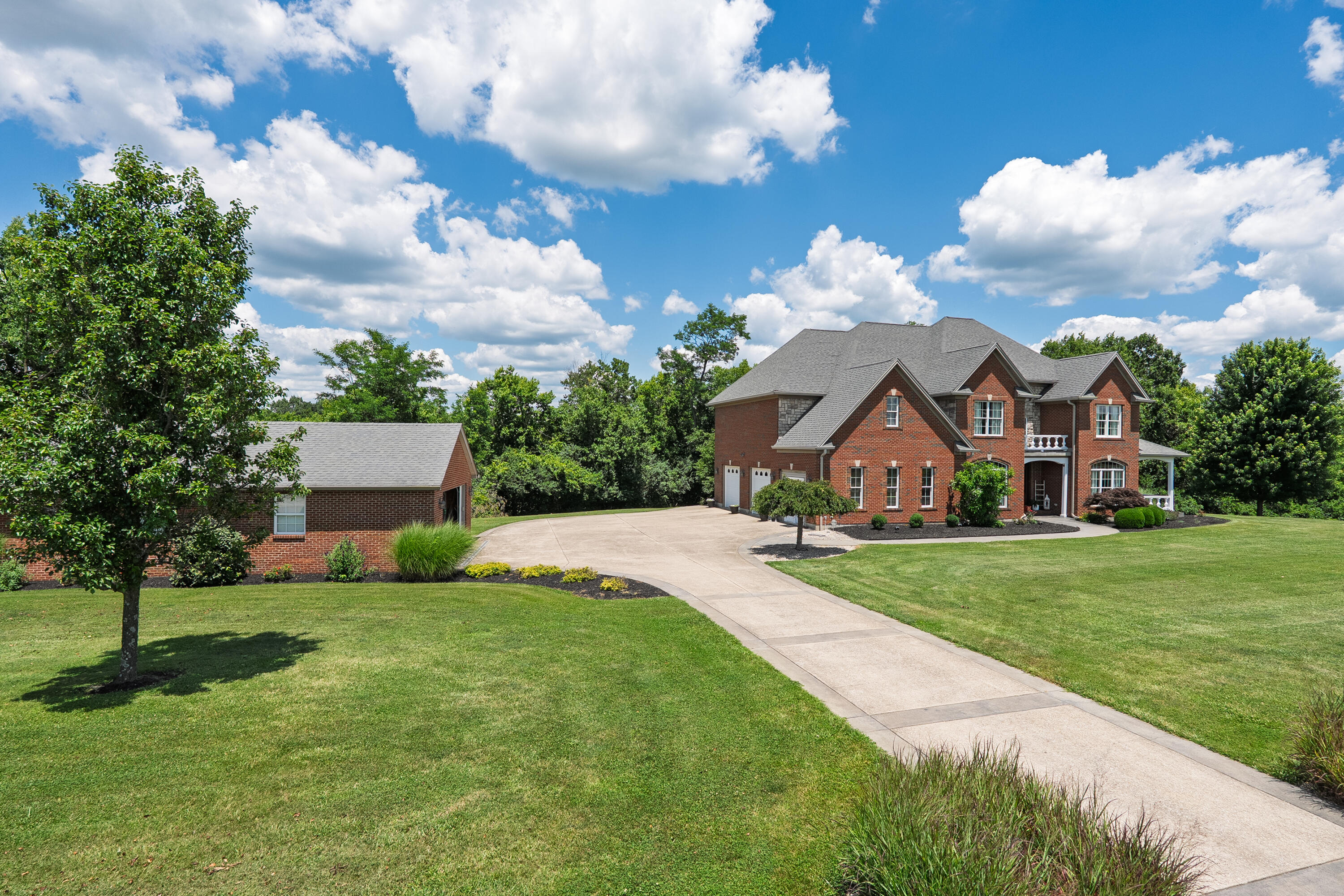 102 Harbour Pointe Drive — photo