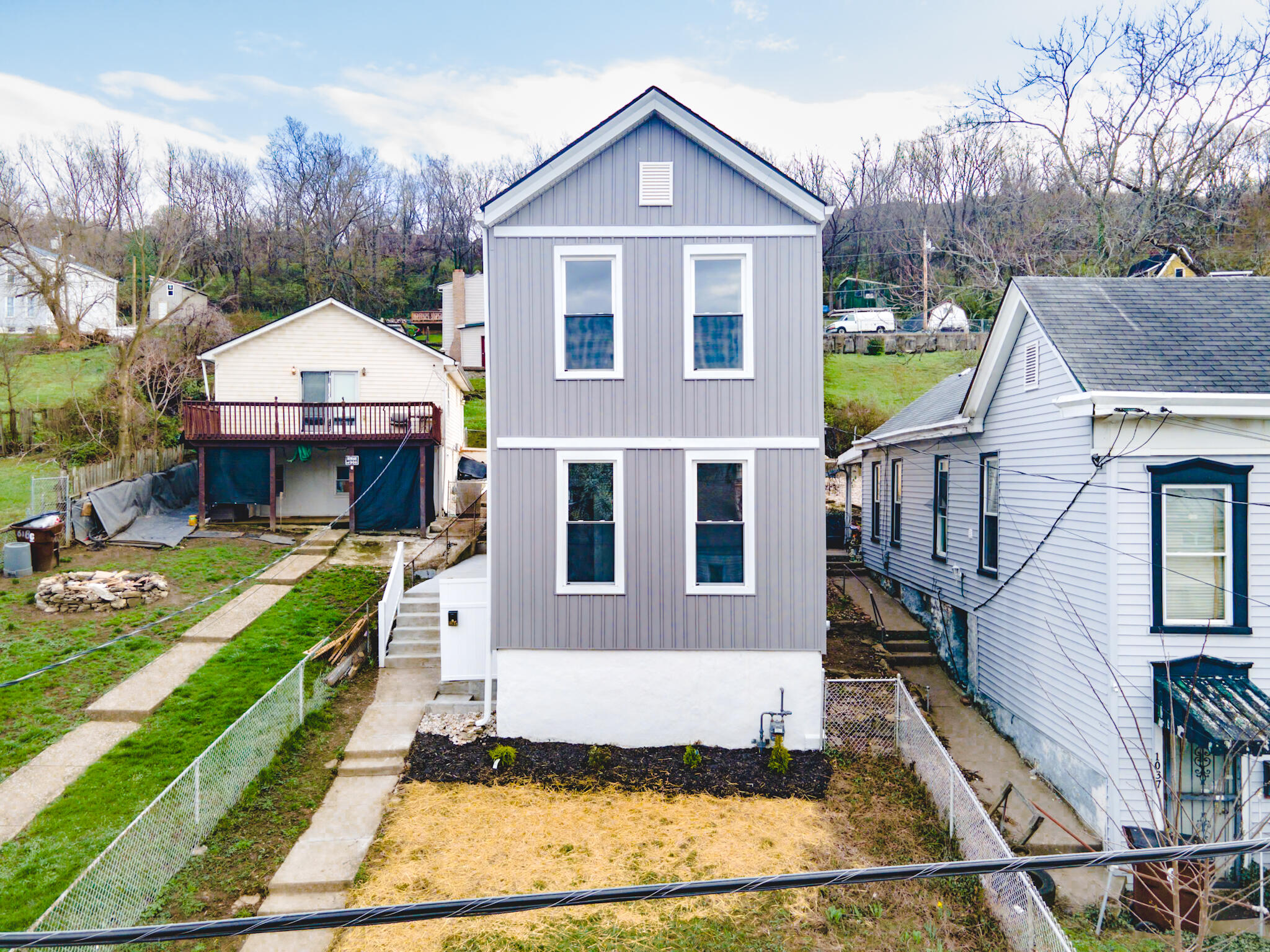 1035 John Street — photo