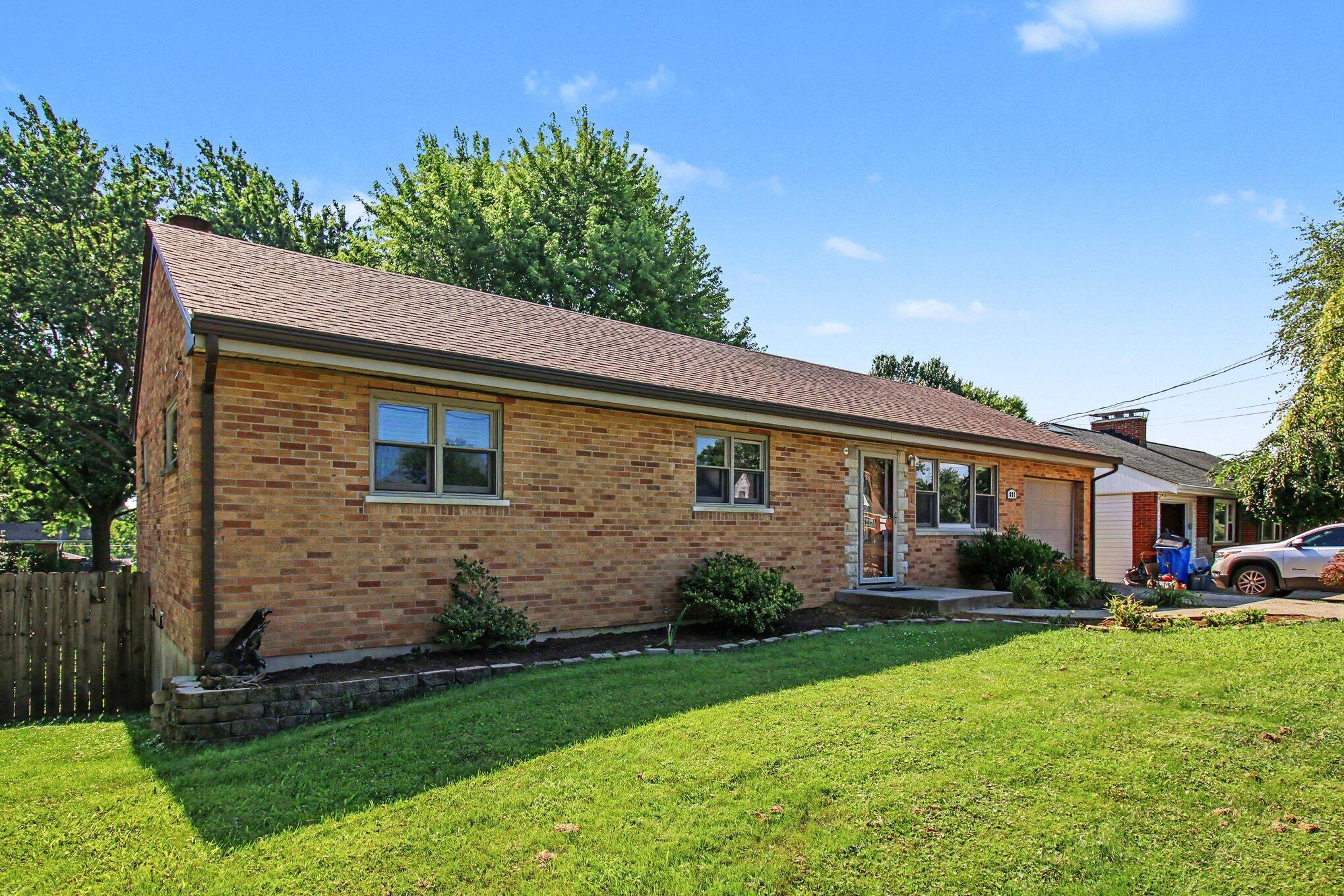 811 Kenridge Drive — photo