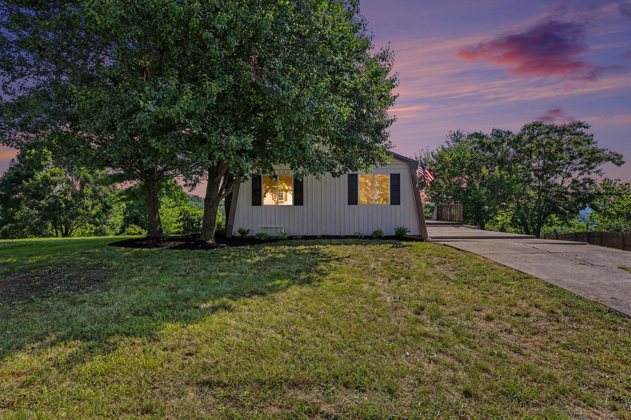 950 reeves rd, DRY RIDGE KY 41035 — photo 2